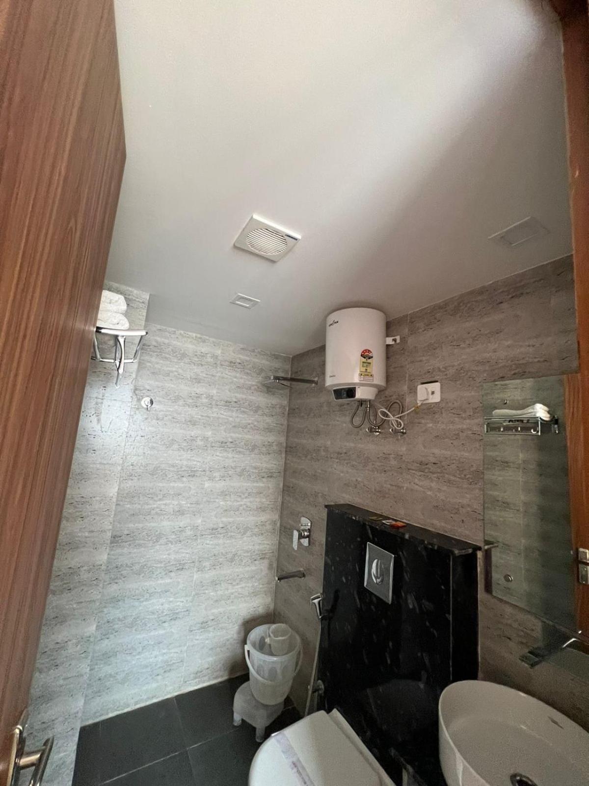 Hotel Grand Ivy Plaza 4*