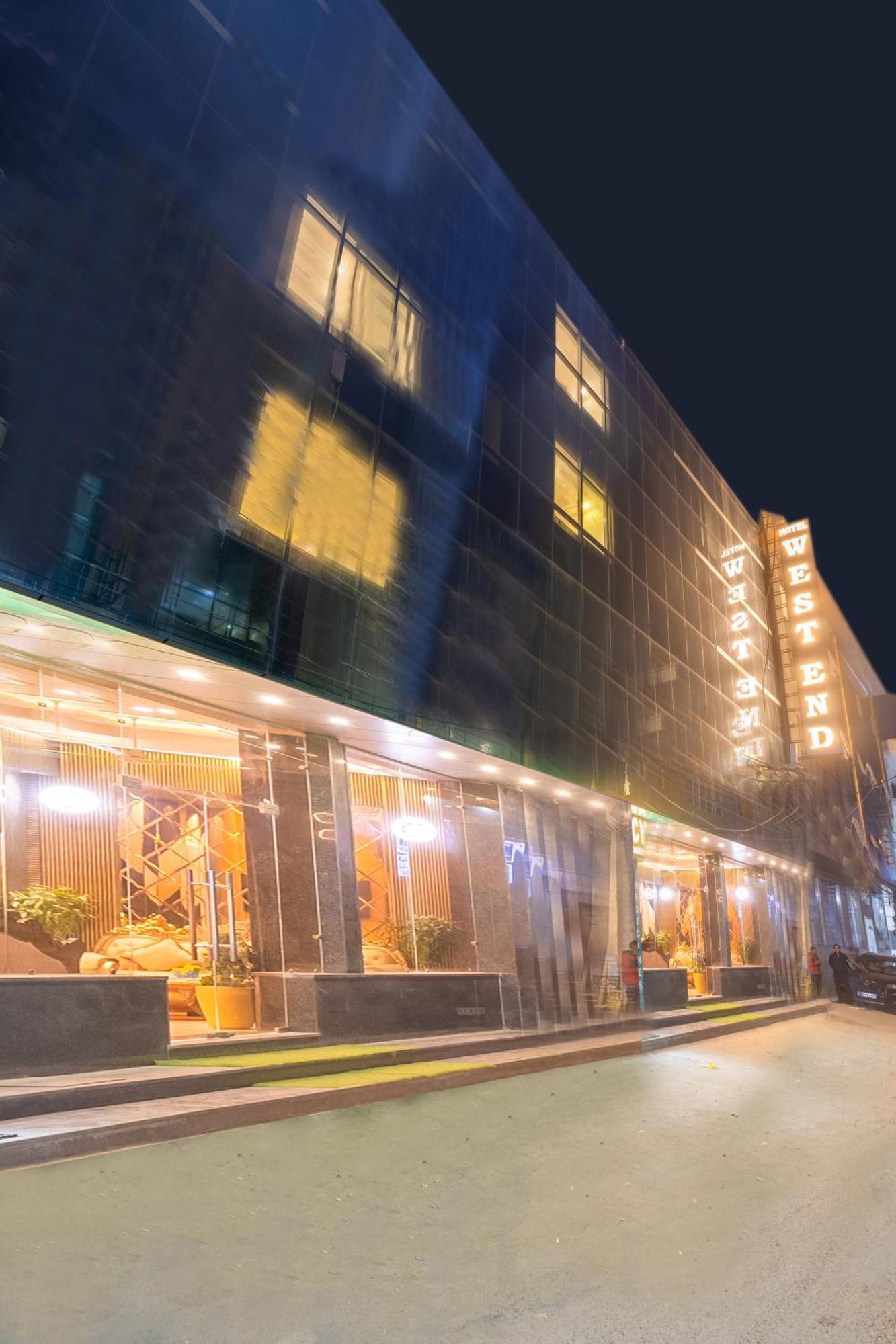Hotel West End Igi Airport Delhi 4* New Delhi