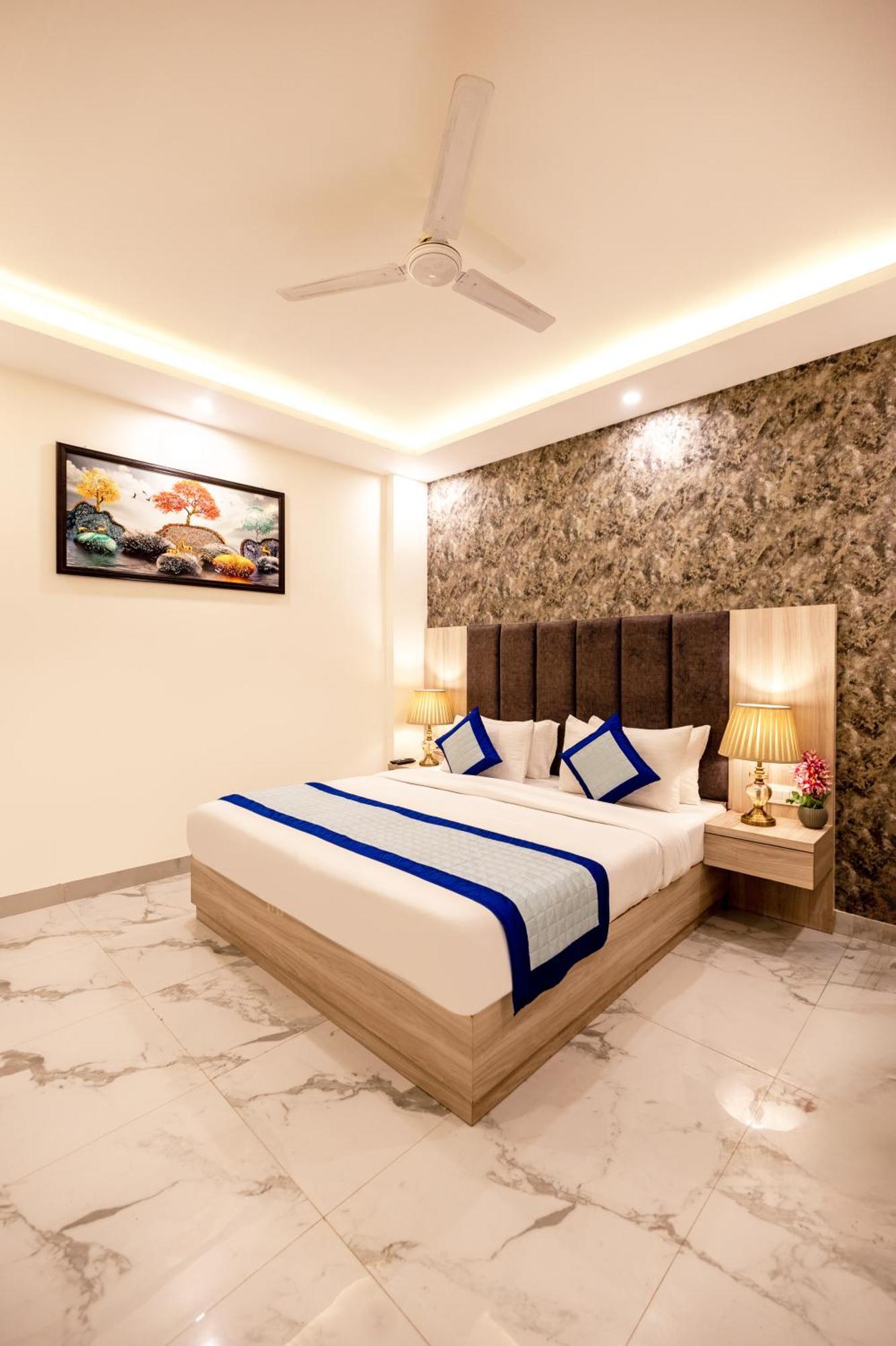 Hotel Hotel West End Igi Airport Delhi 4*