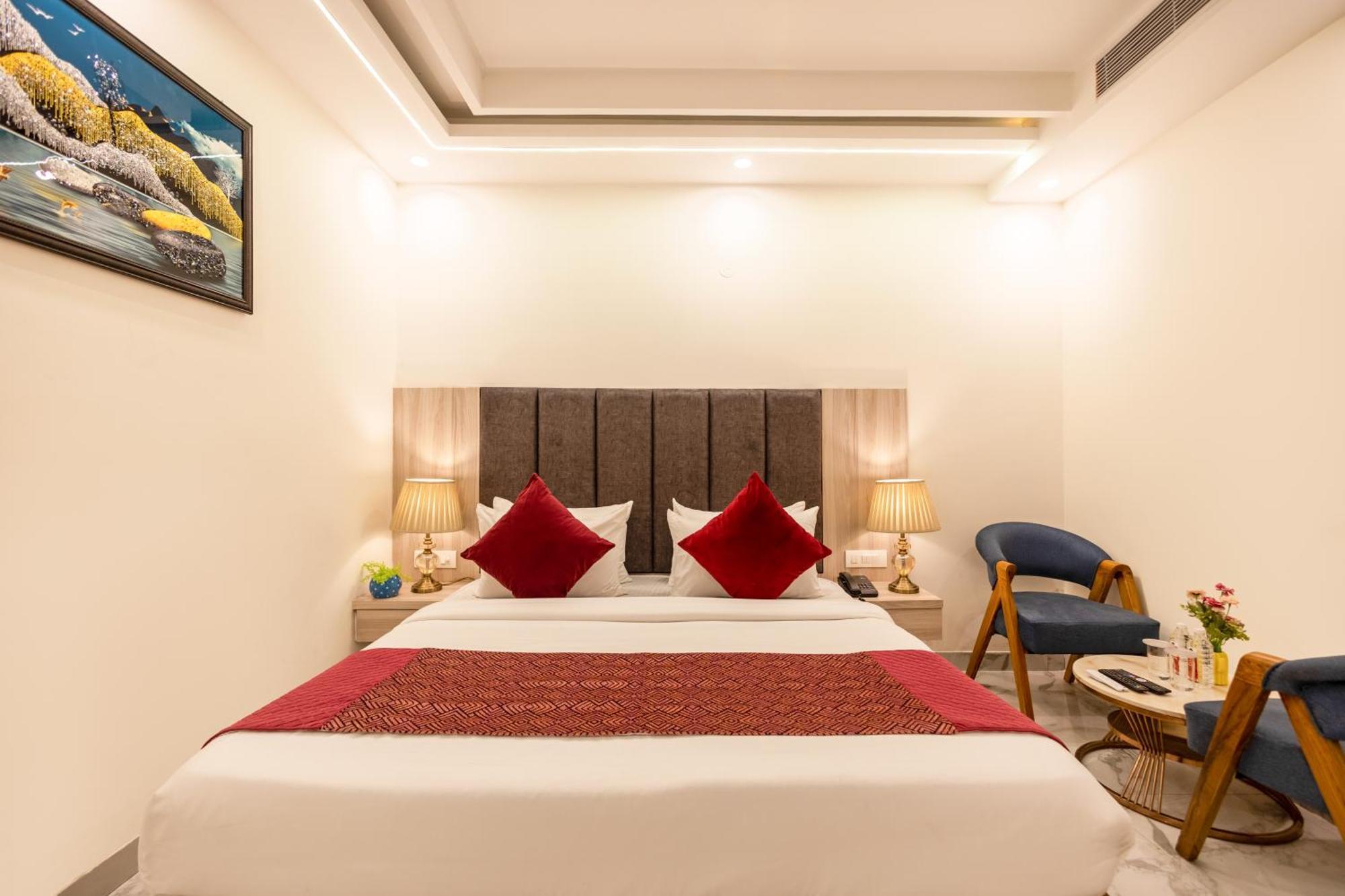 Hotel West End Igi Airport Delhi 4*