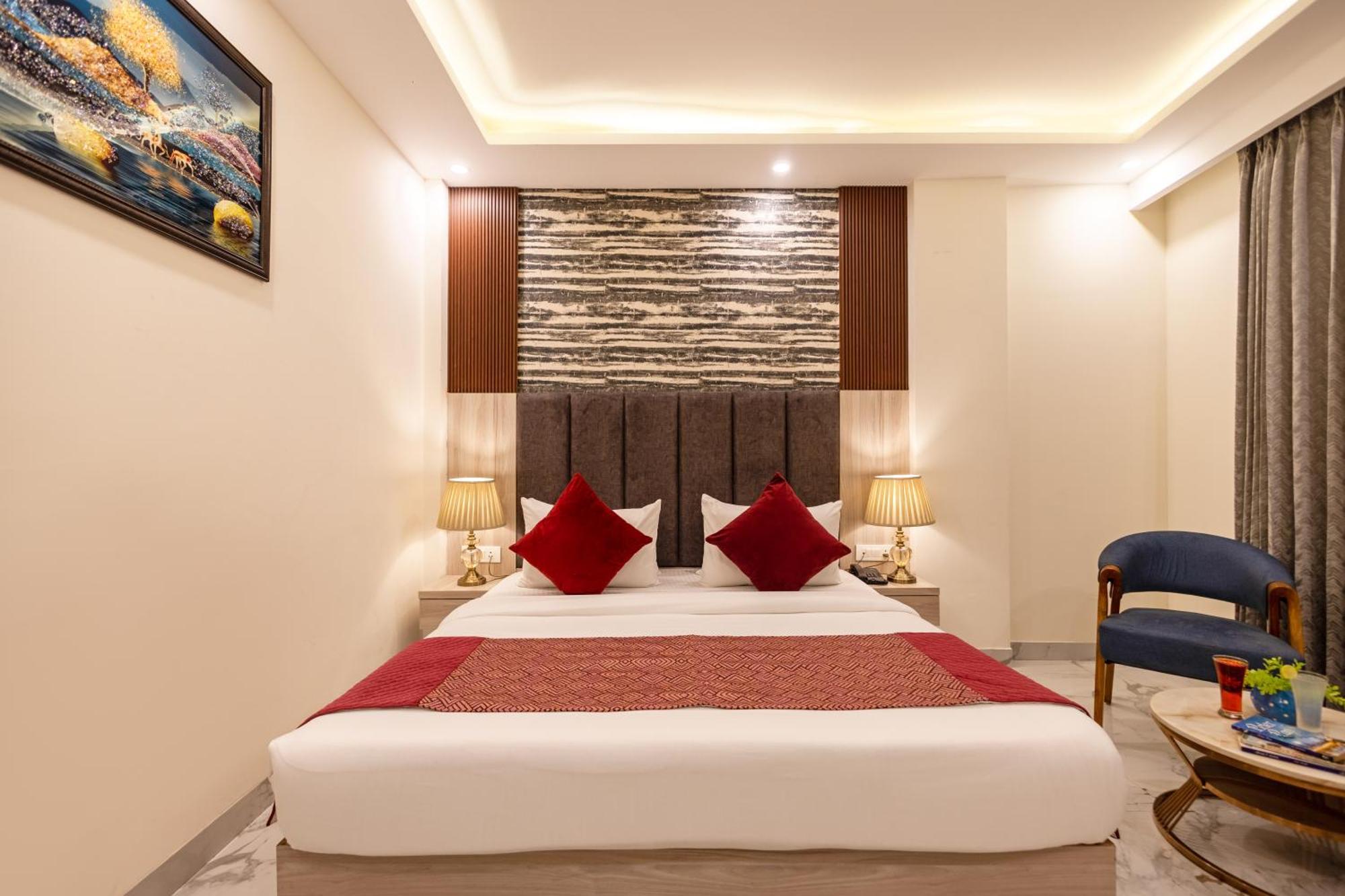 Hotel West End Igi Airport Delhi 4*