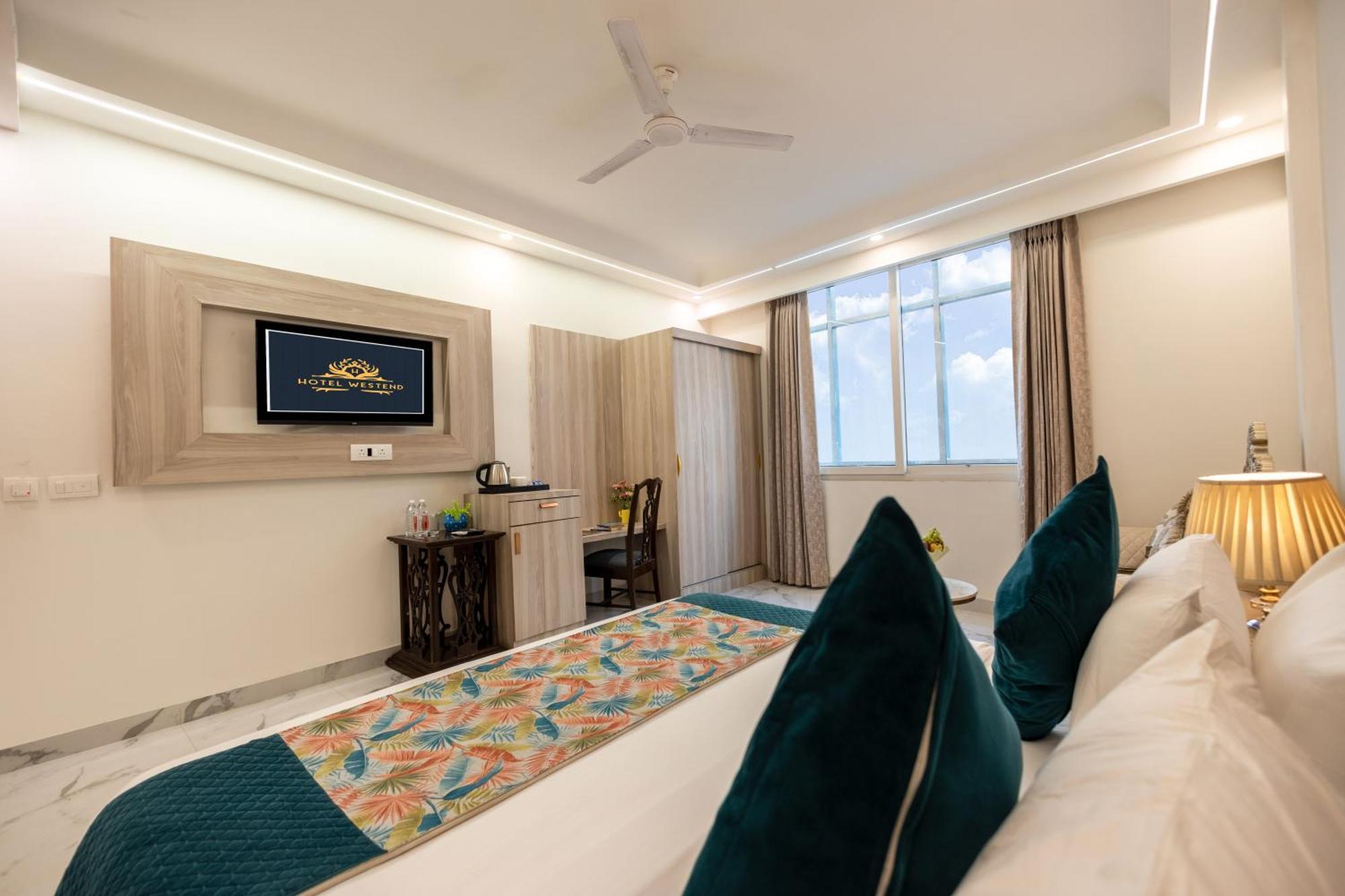 Hotel West End Igi Airport Delhi Hotel 4*