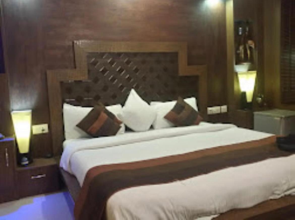 Diamond Inn-national Highway-8,mahipalpur Hotel Nova Deli