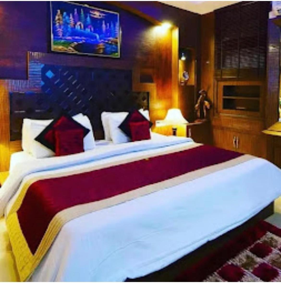 Diamond Inn-national Highway-8,mahipalpur Hotel Nova Deli