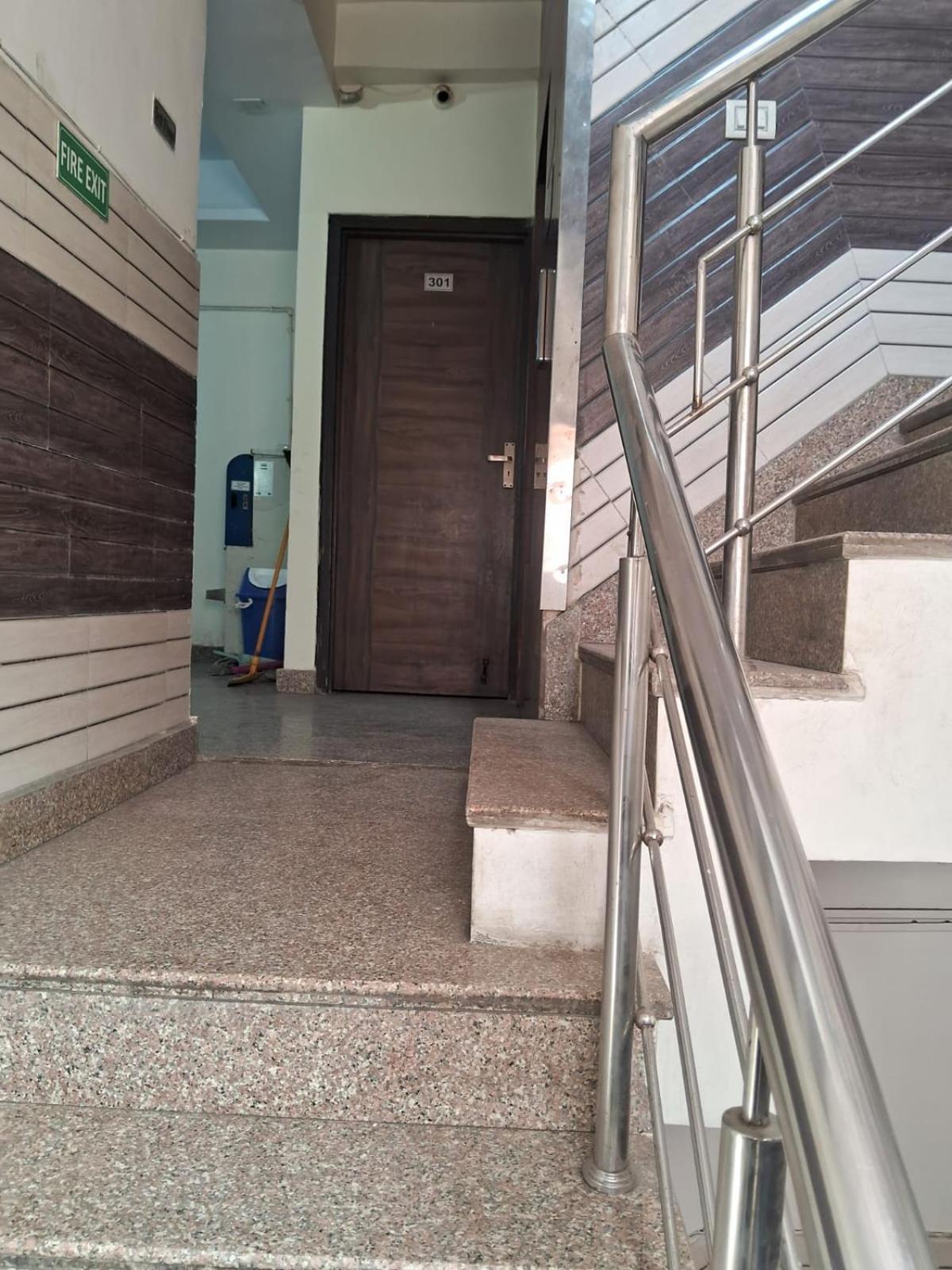 Eco Near Anand Vihar 3*