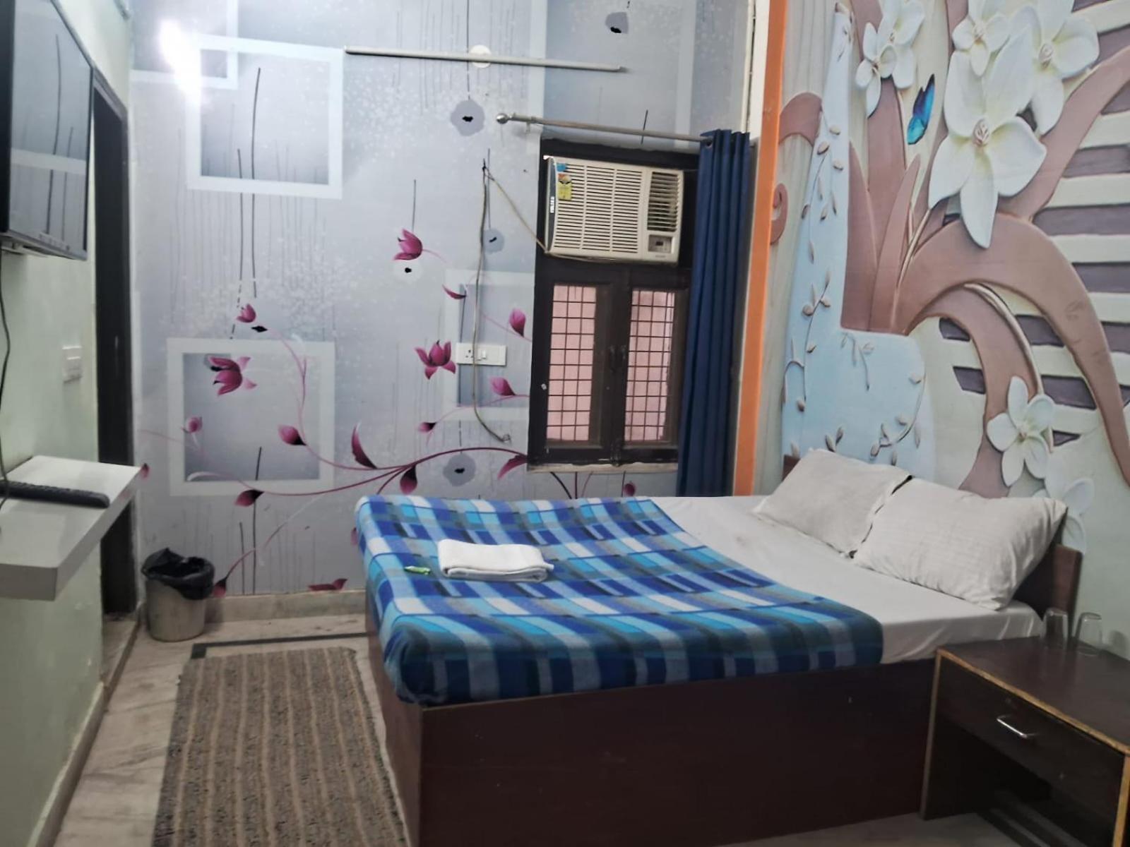 Eco Near Anand Vihar 3* New Delhi