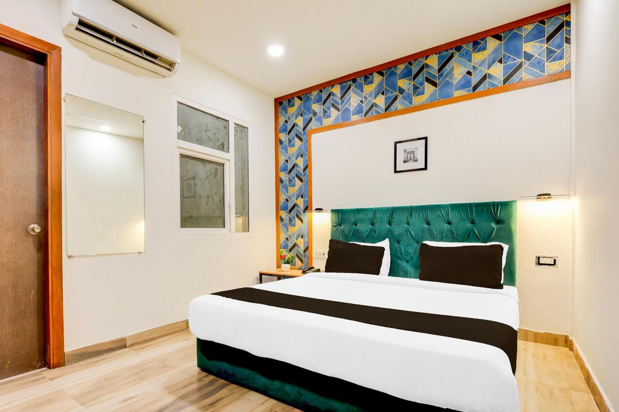 Townhouse Silver Saffron Hotel