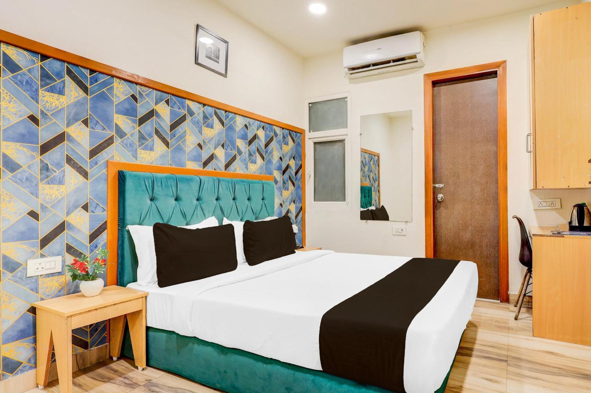Townhouse Silver Saffron Hotel