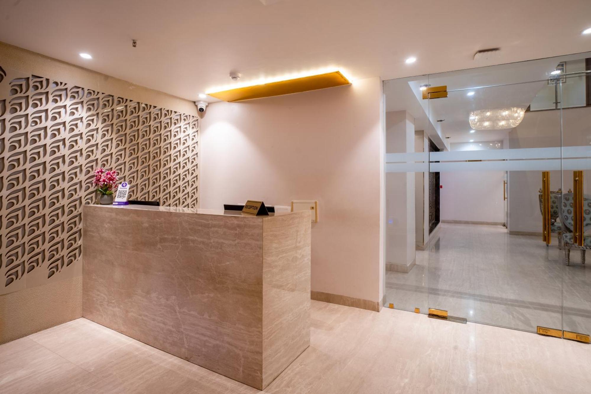West Igi Airport Delhi Hotel 4*