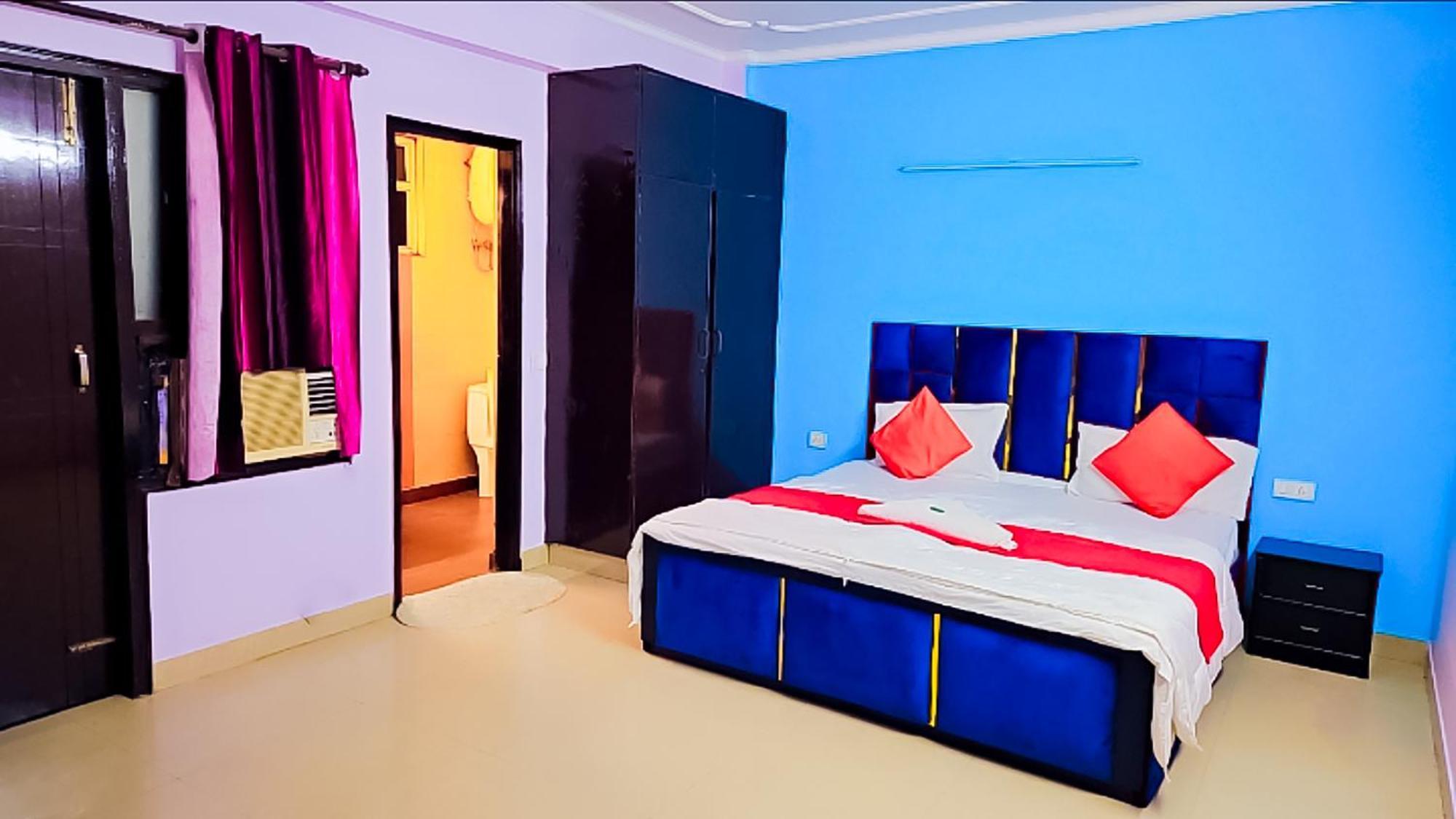 Happy Residency - Near Saket Metro New Delhi