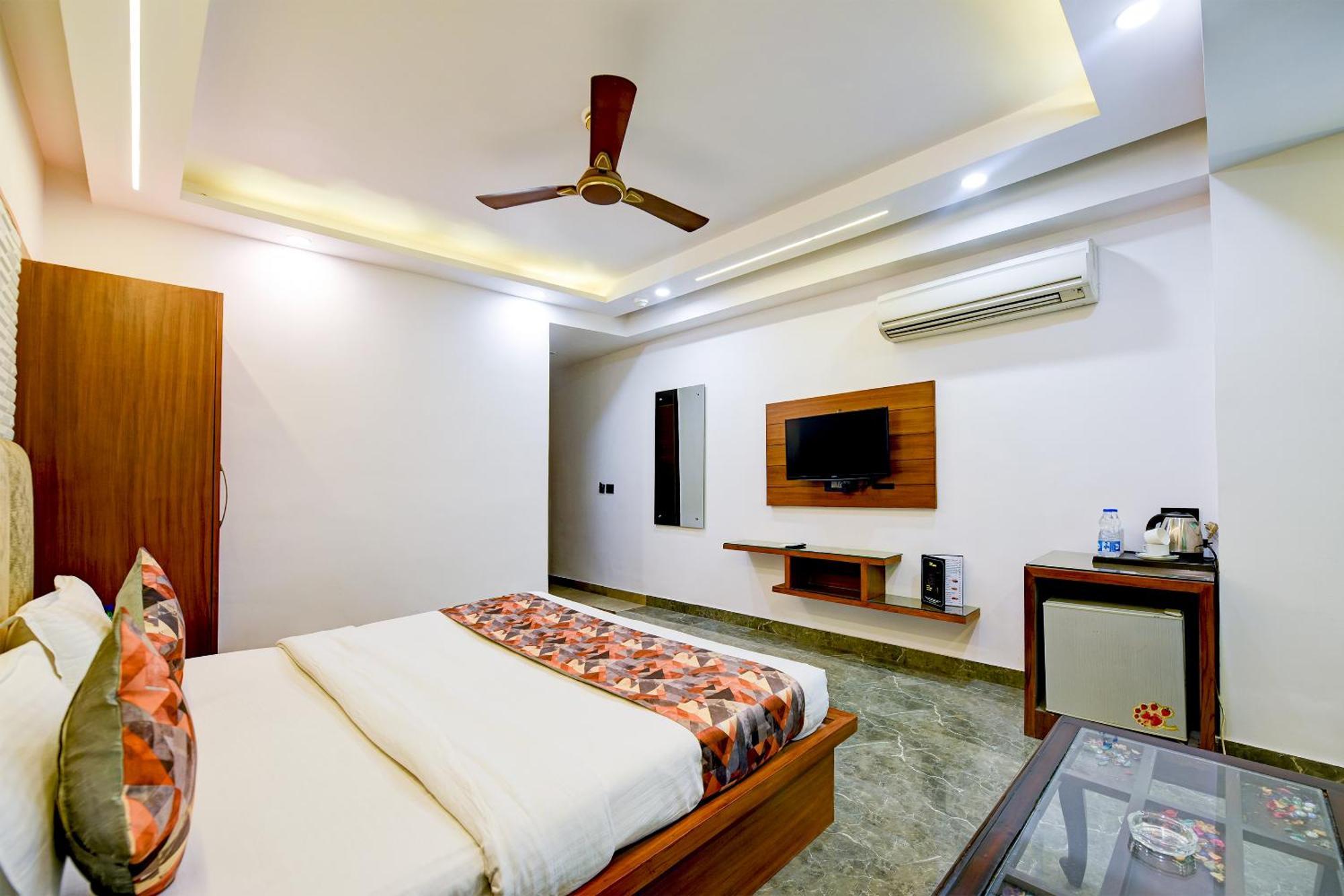 Sohana Palace Near Railway Station And Connaught Place
