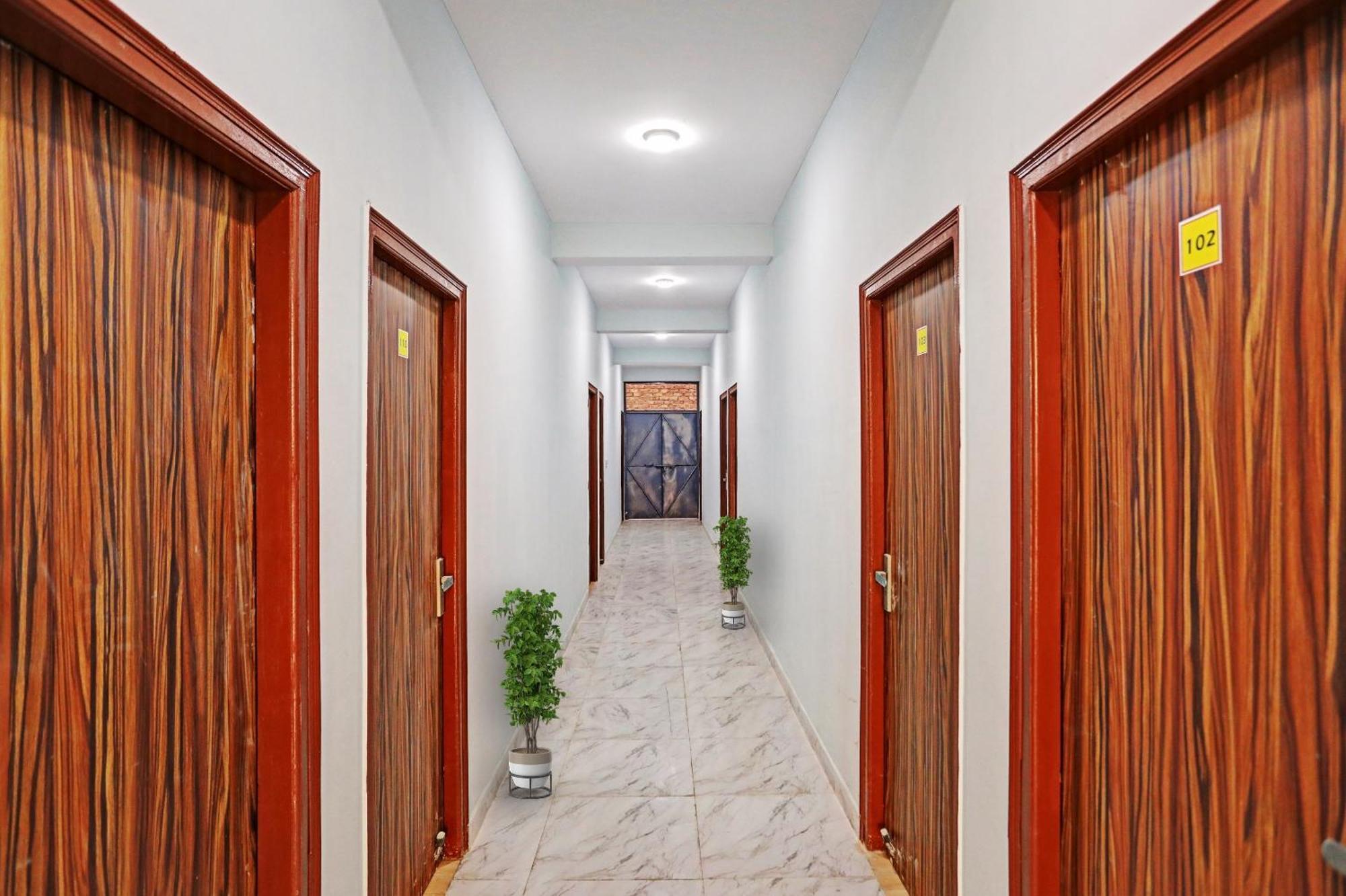 Hotel Super O Surya Gold New Delhi