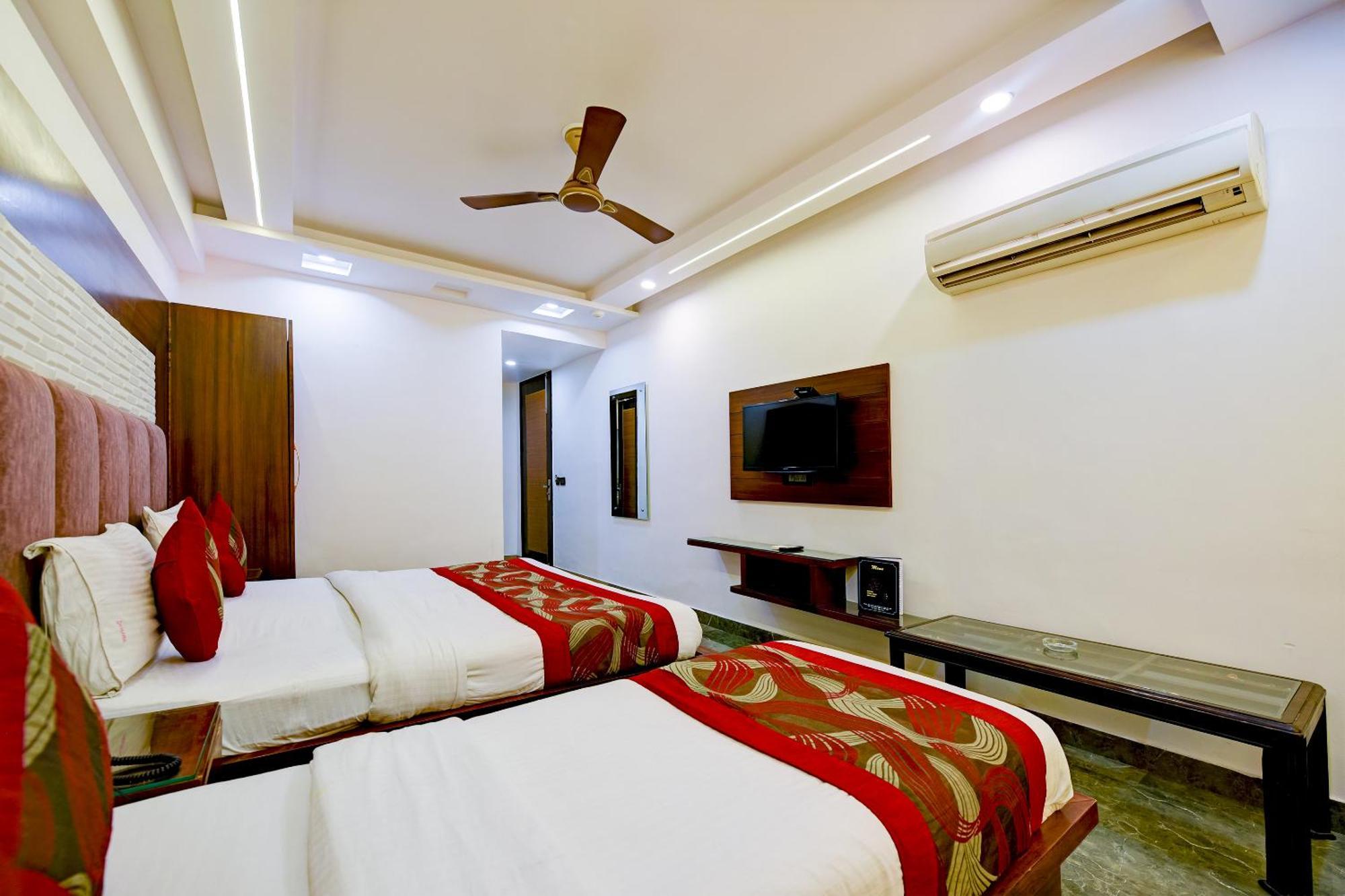 Sohana Palace Near Railway Station And Connaught Place Hotel
