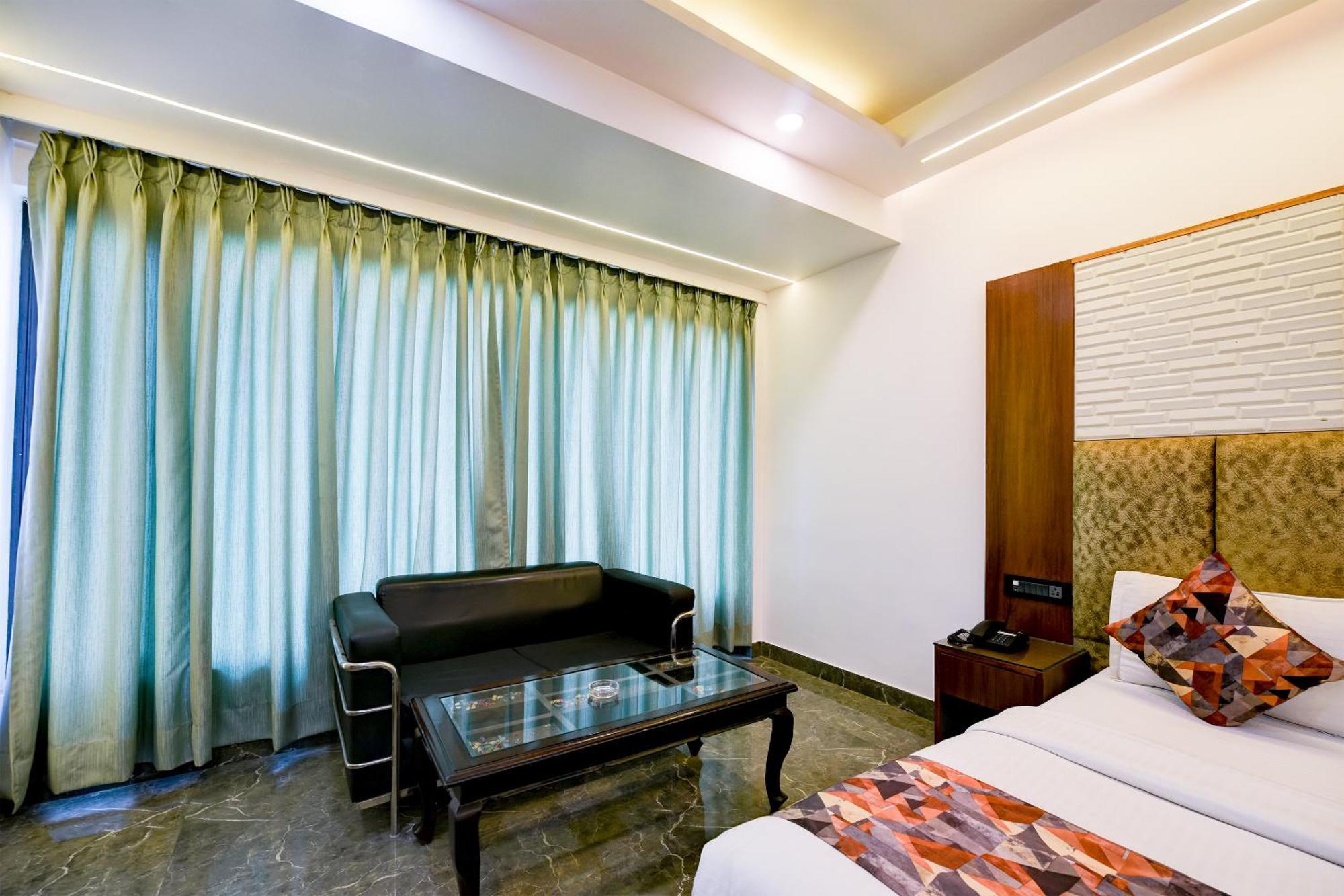 Sohana Palace Near Railway Station And Connaught Place Hotel 4*
