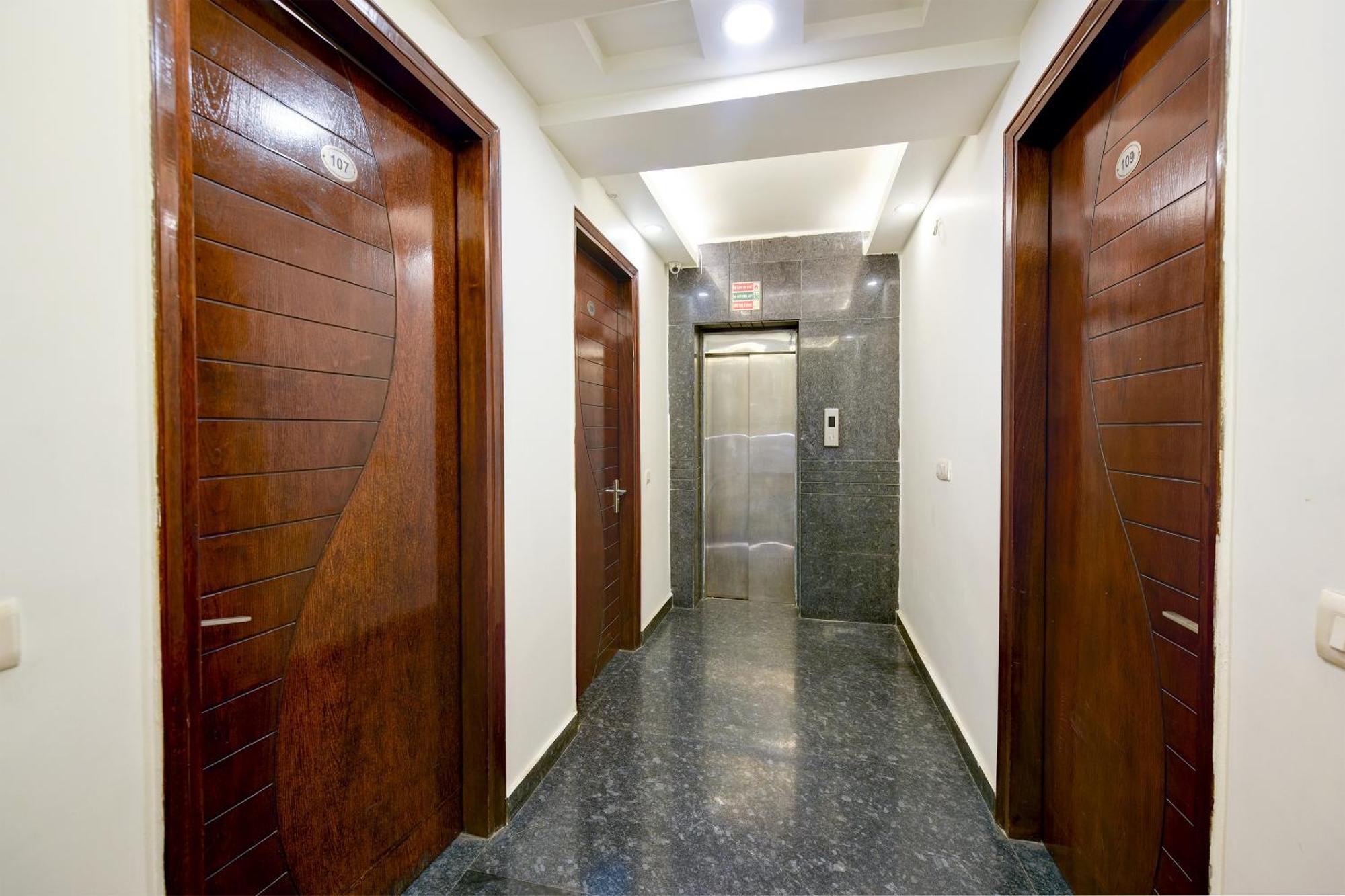 Sohana Palace Near Railway Station And Connaught Place New Delhi