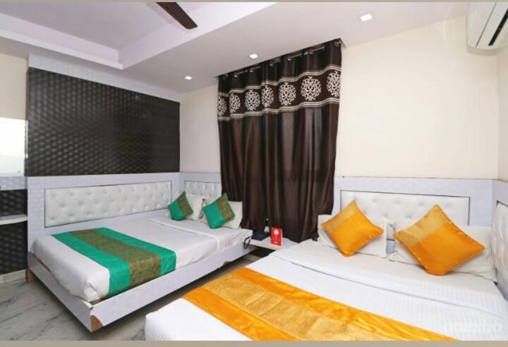 Deluxe Mahesh Near Railway Station 3*