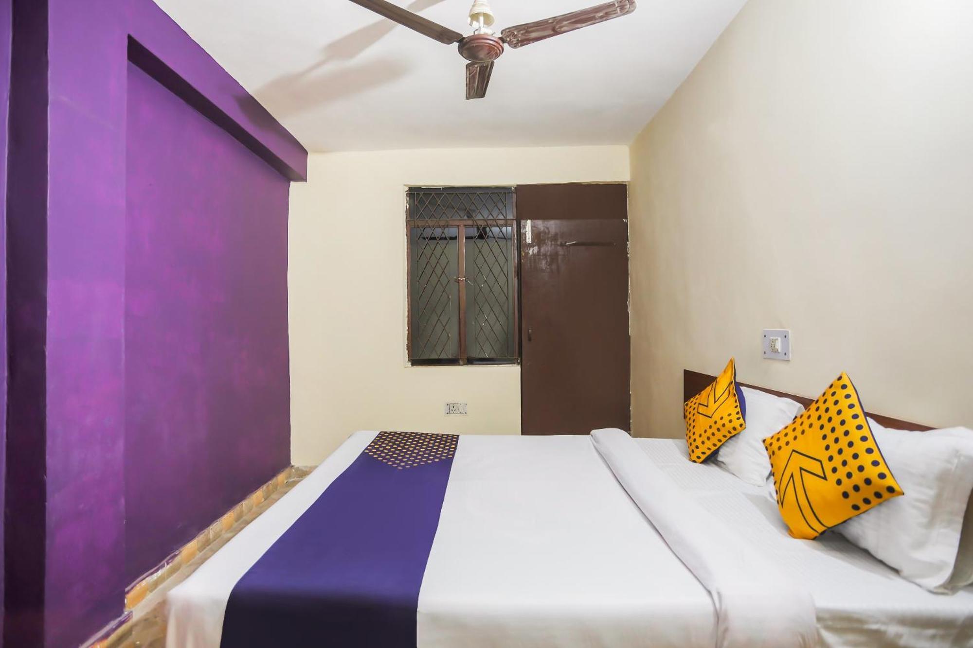 Spot On Harry's 1 Near Select Citywalk Mall Hotel New Delhi