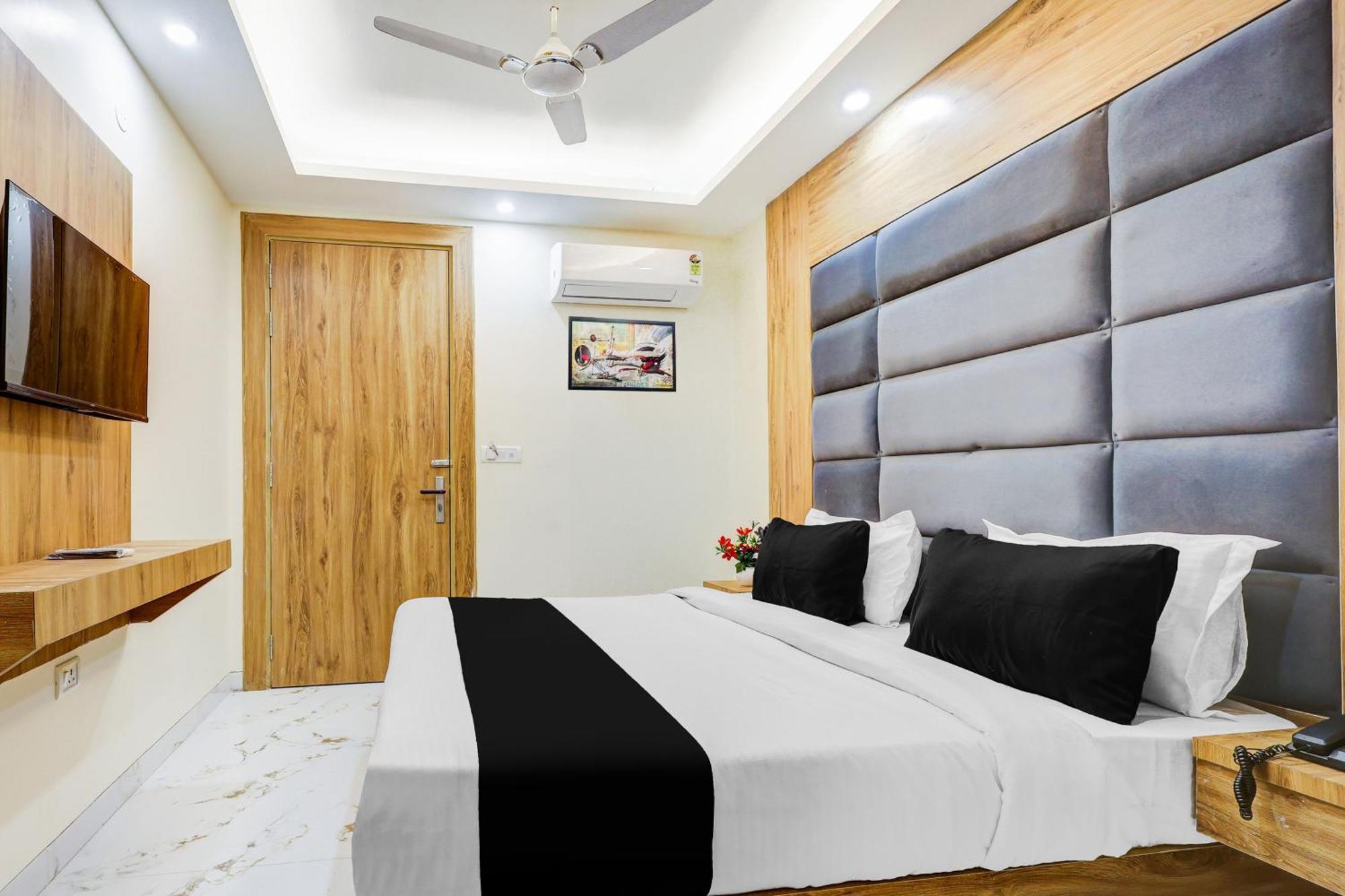 O Manor Luxe Near Airport 3*