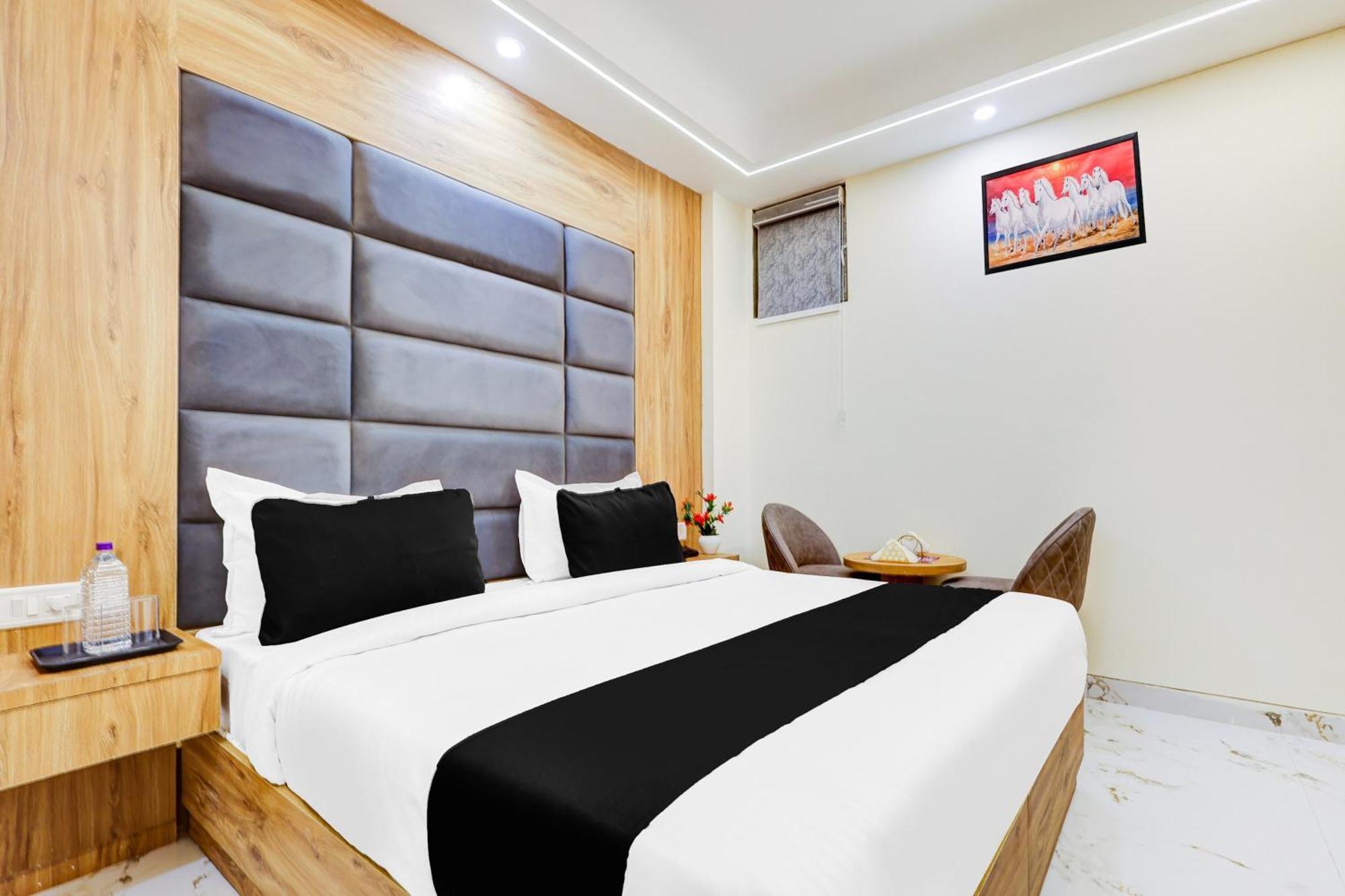 Hotel O Manor Luxe Near Airport New Delhi