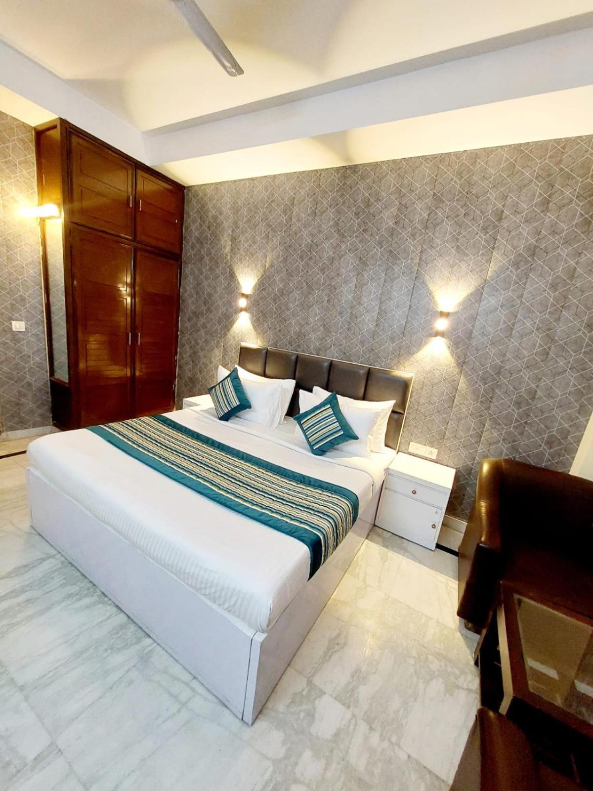 Khusbu Residency, Park Market Hotel