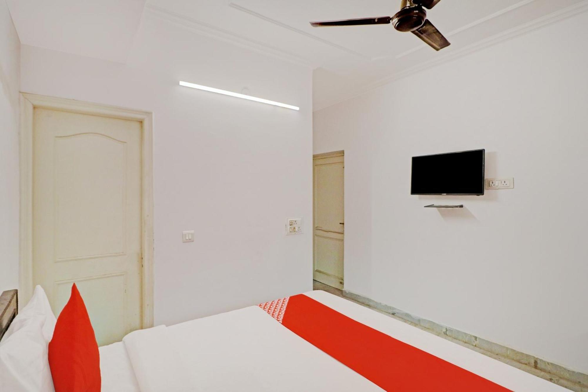 Hotel O Red Apple 3*