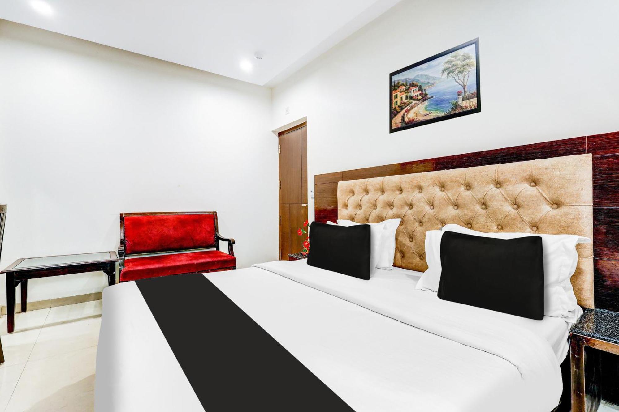 Hotel Super Townhouse Arakashan Road Paharganj Formerly Mohan International 3*