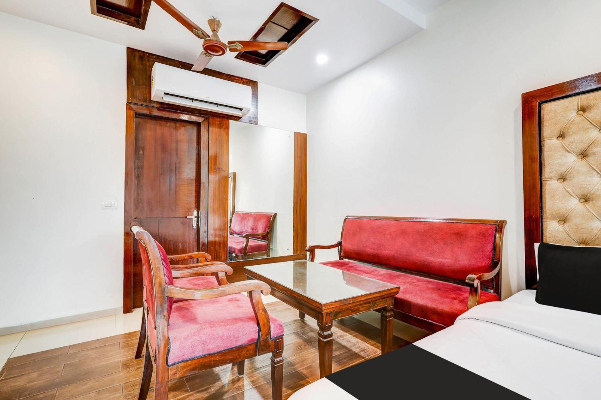 Super Townhouse Arakashan Road Paharganj Formerly Mohan International 3*