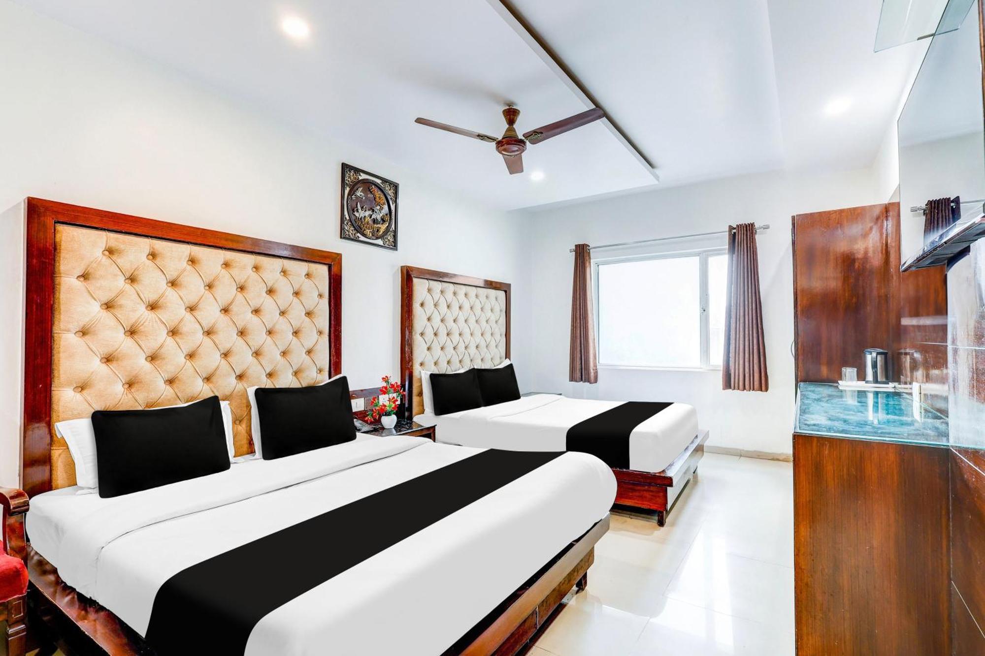 Super Townhouse Arakashan Road Paharganj Formerly Mohan International Hotel New Delhi