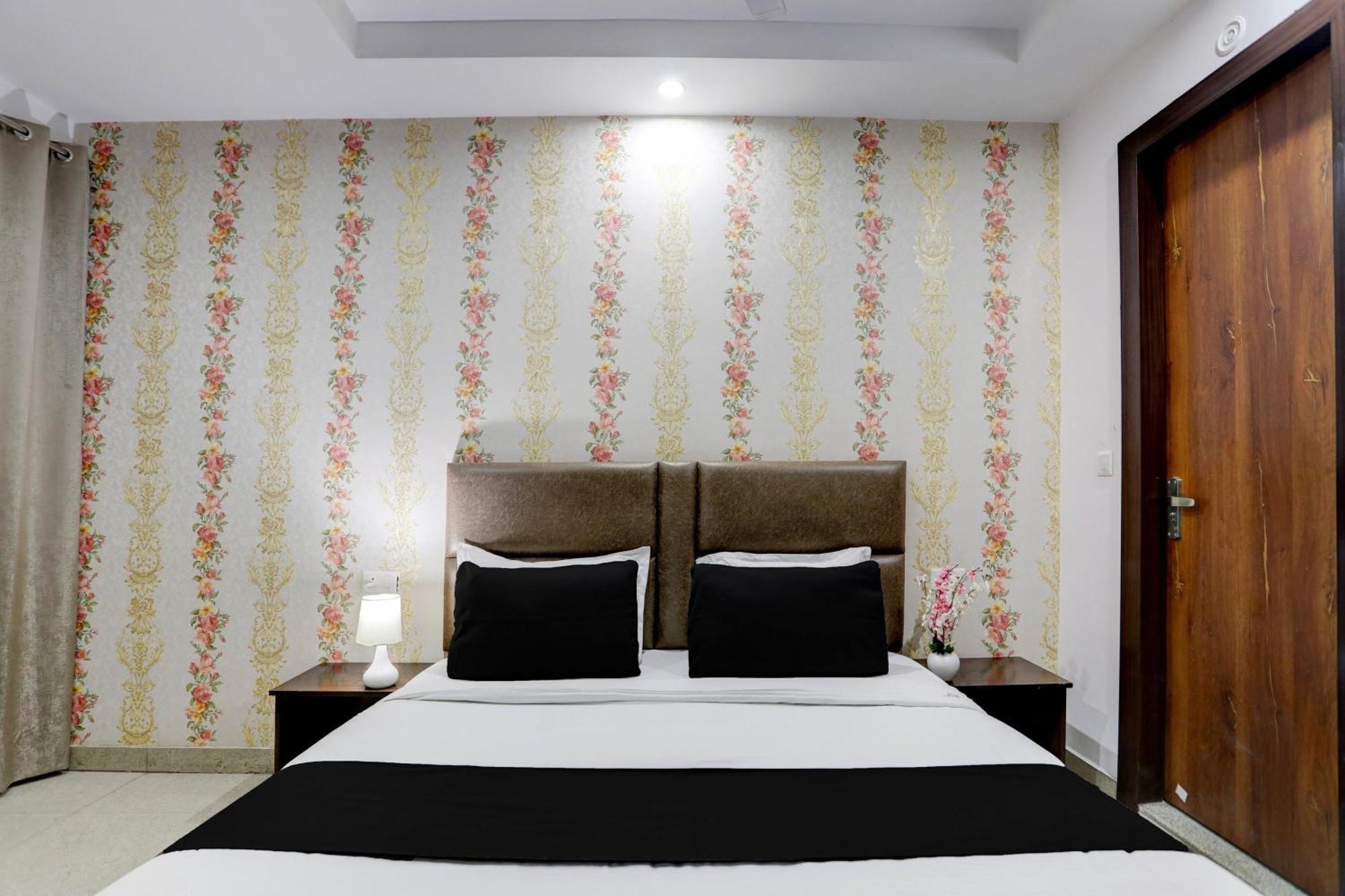 O Ambs Hotel New Delhi
