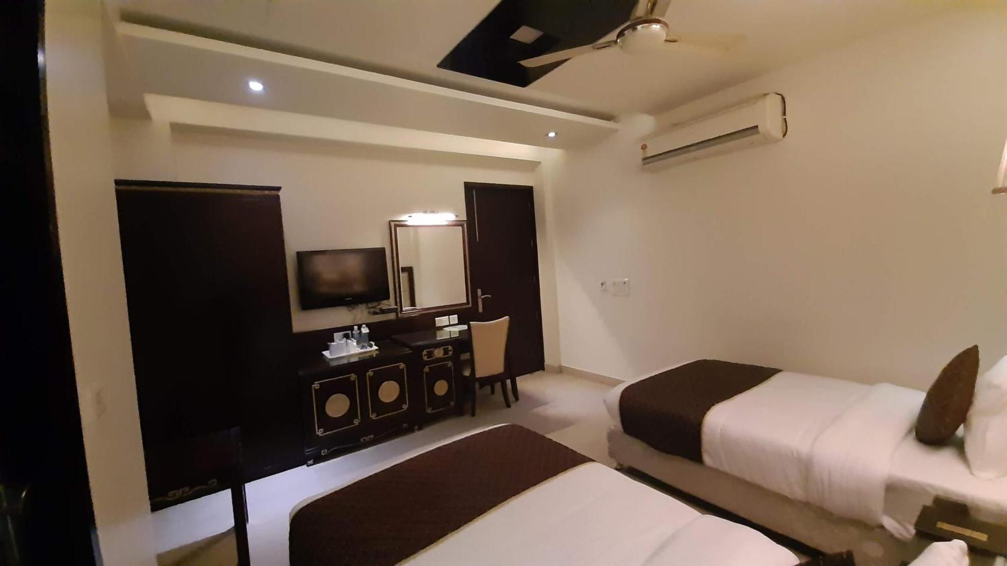 New Orange Tree Intercity Karol Bagh 3* New Delhi