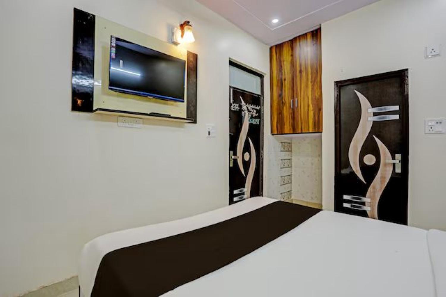 Hotel Jyoti Palace - Karol Bagh Market 3*