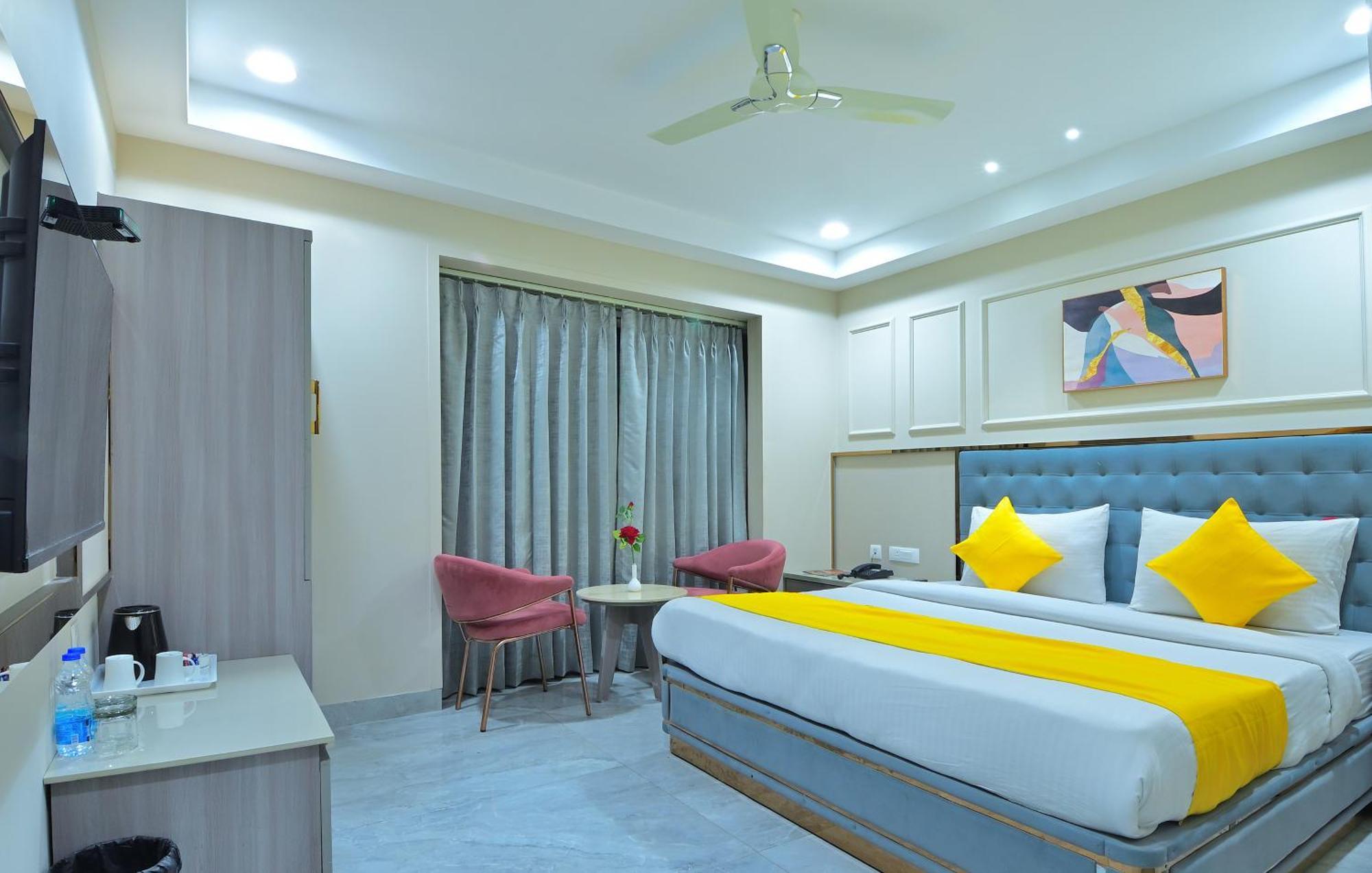 Hotel Sapphire House - 3 Mins Walk From Metro And 5 Mins From Rail Station New Delhi