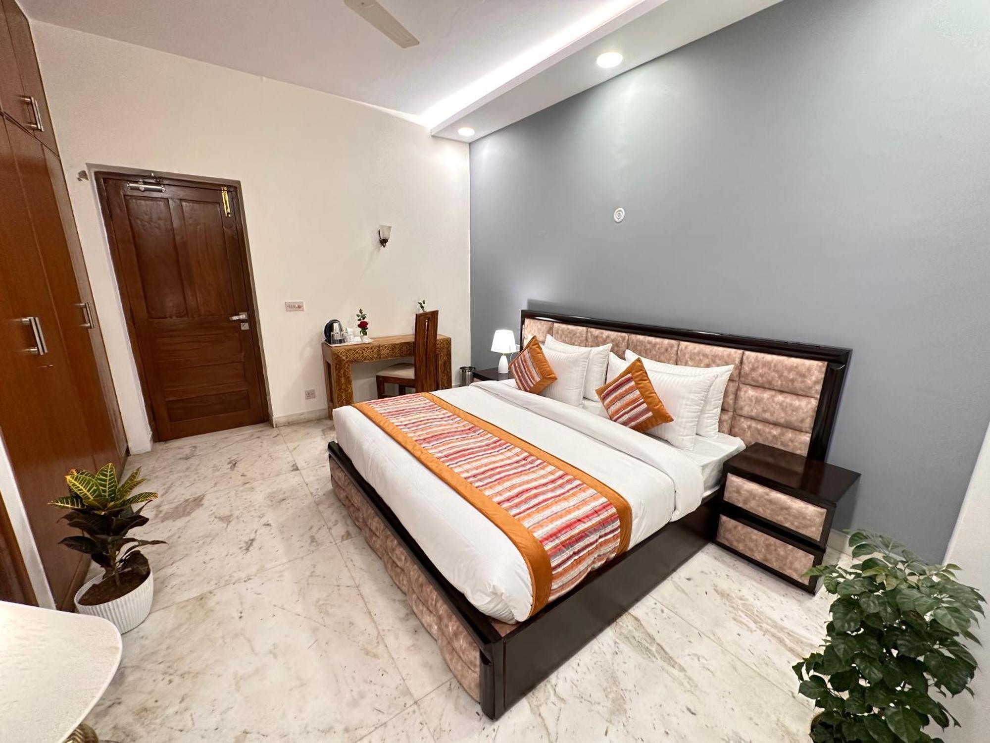 Grove Residency Hauz Khas Couple Friendly