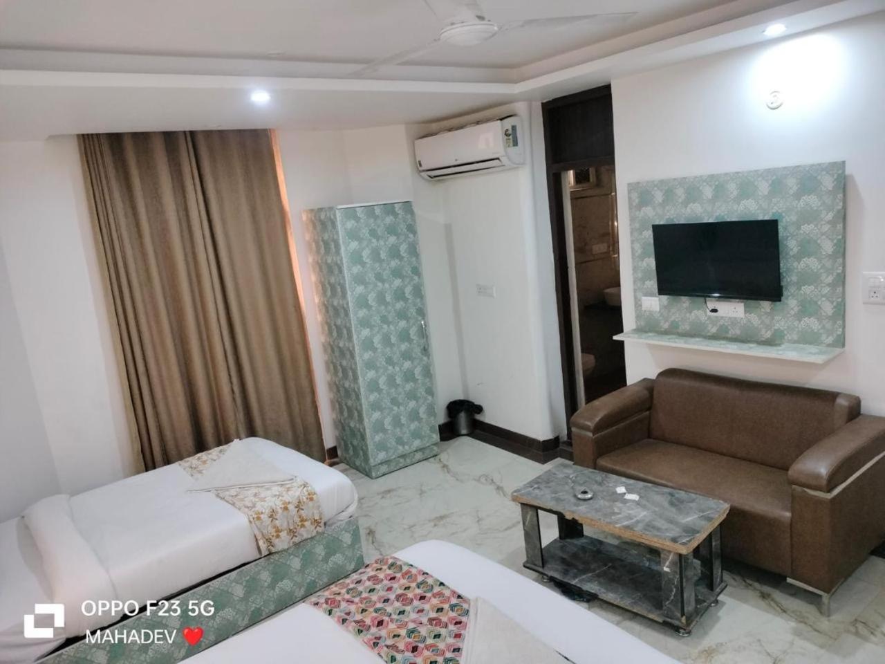 Roomsity Pride Plaza 3*