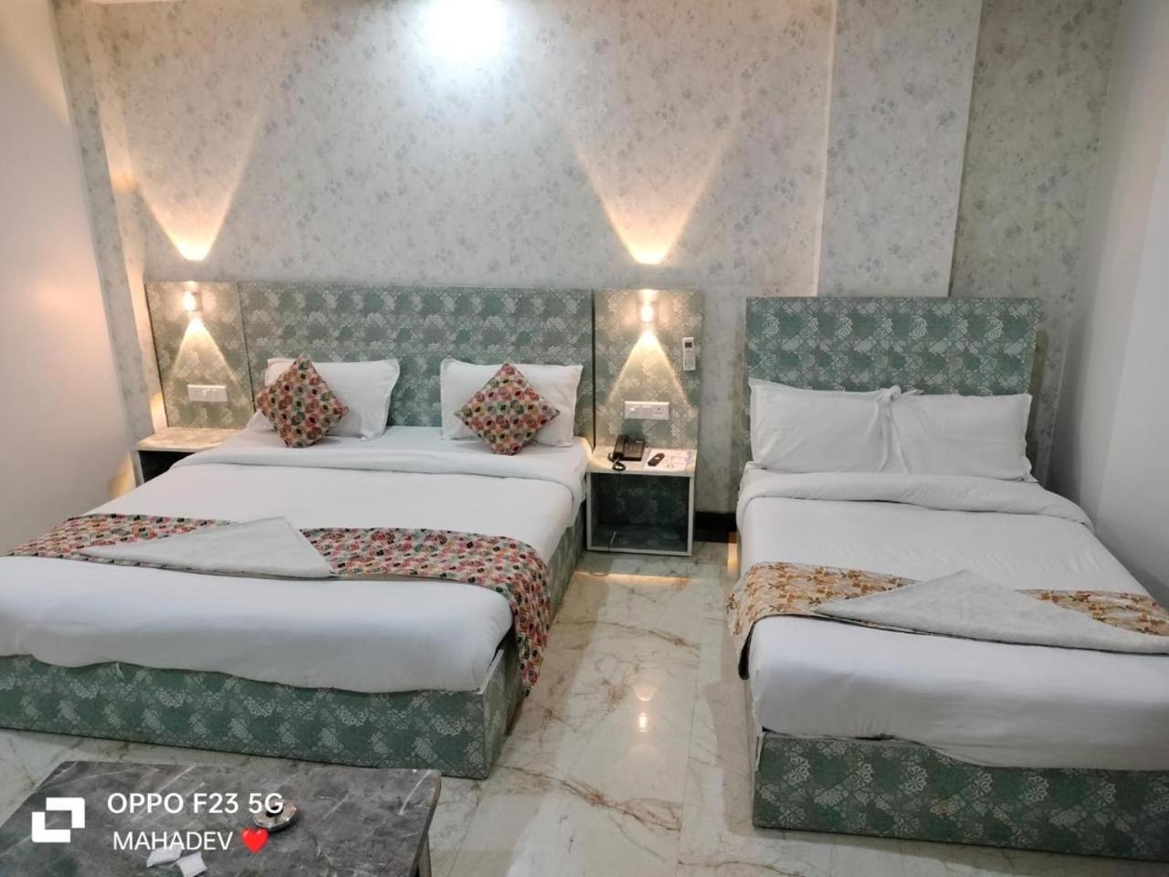 Roomsity Pride Plaza Hotel