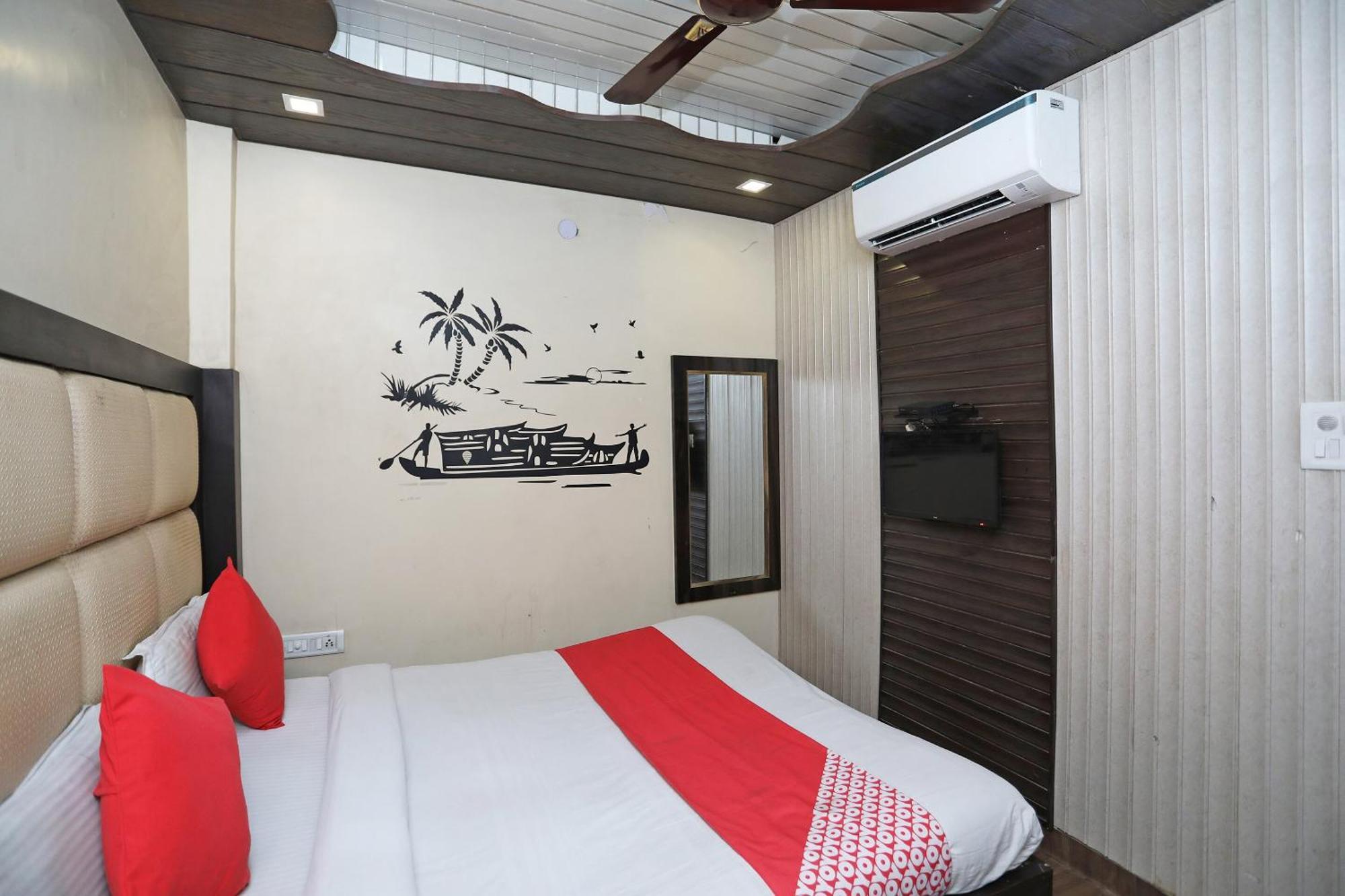 Hotel O Shri Sai International New Delhi