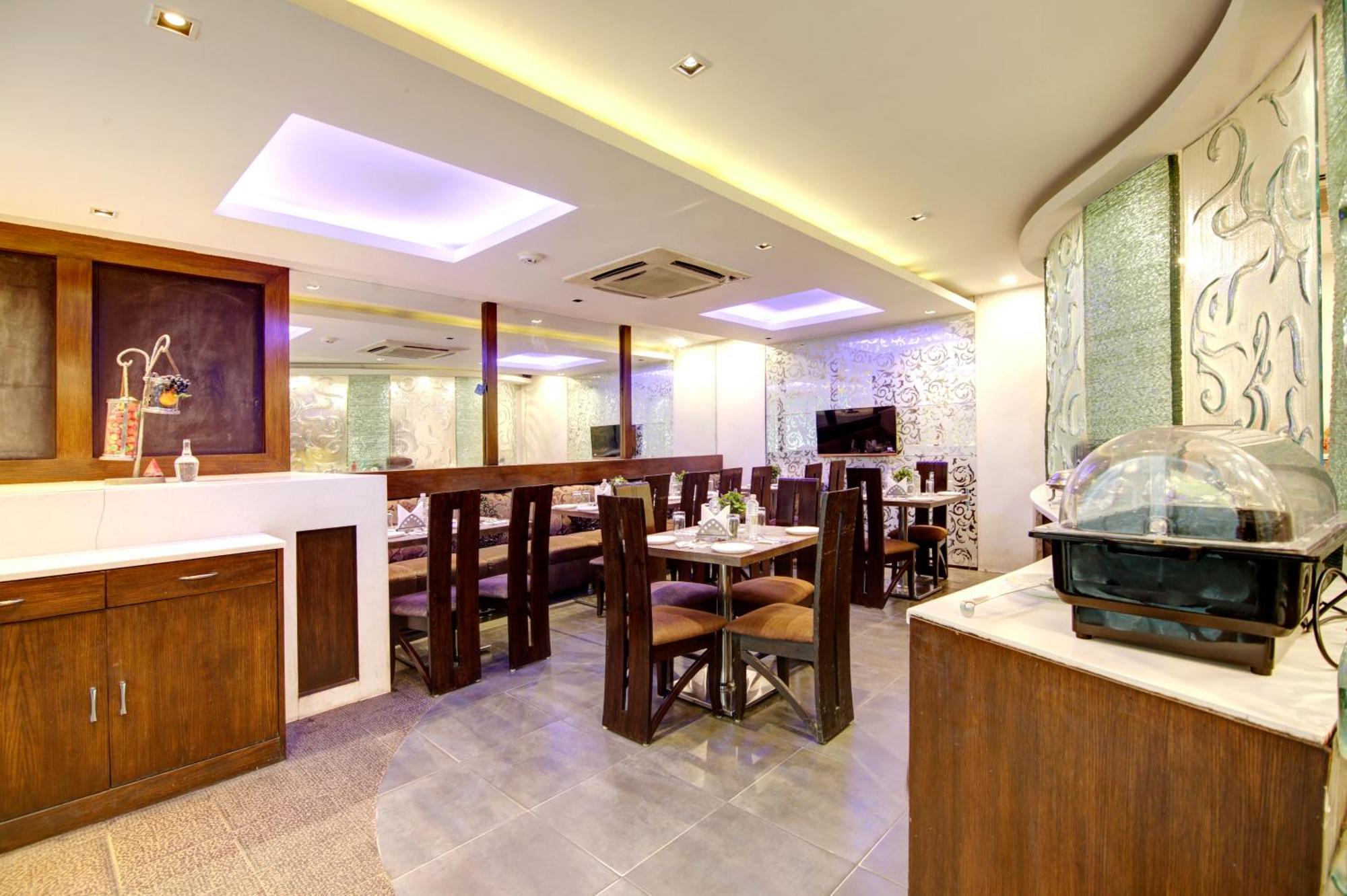 Karol Bagh Good Times Hotel Near Ganga Ram Hospital