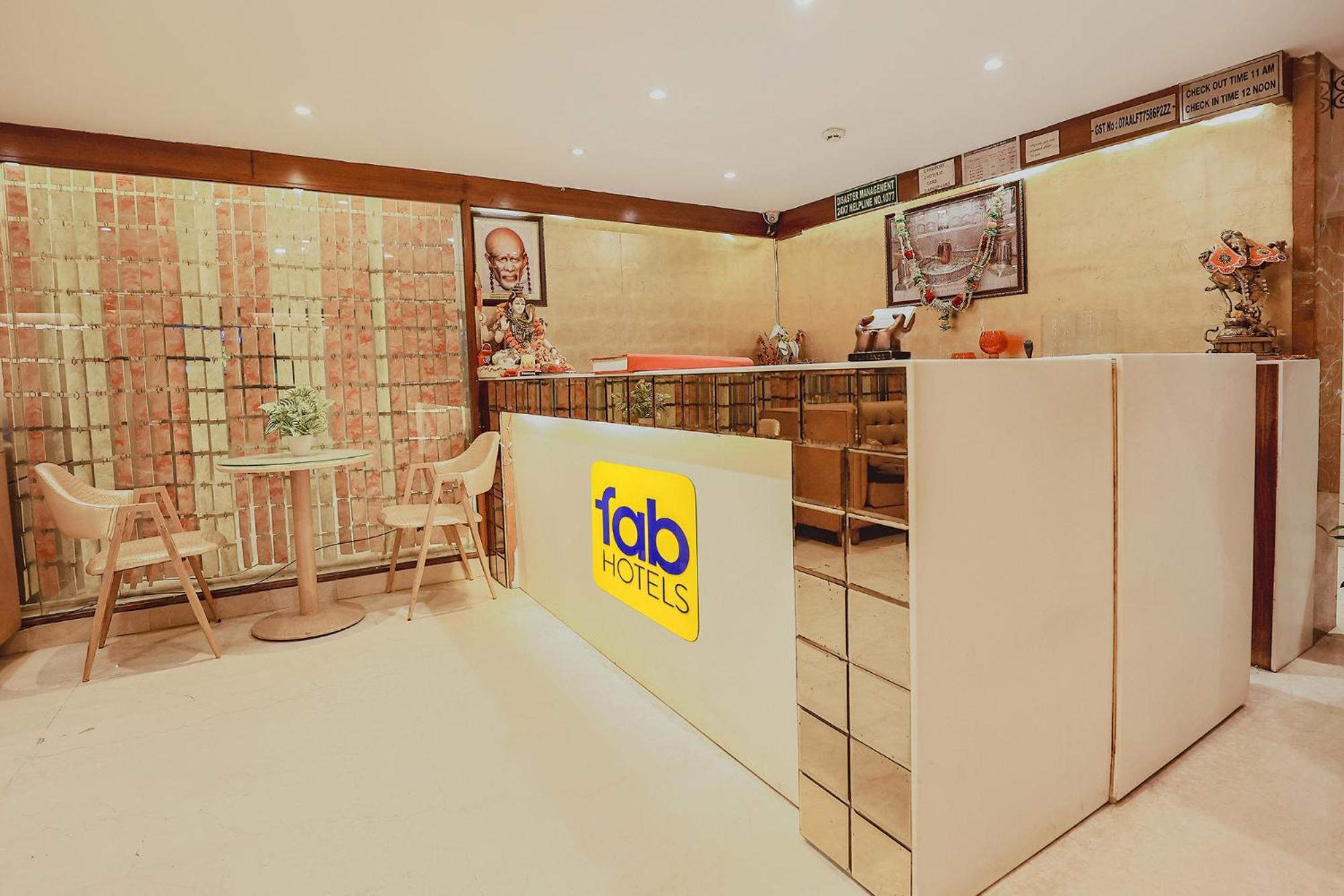 Hotel Fabhotel The Kailash Dev