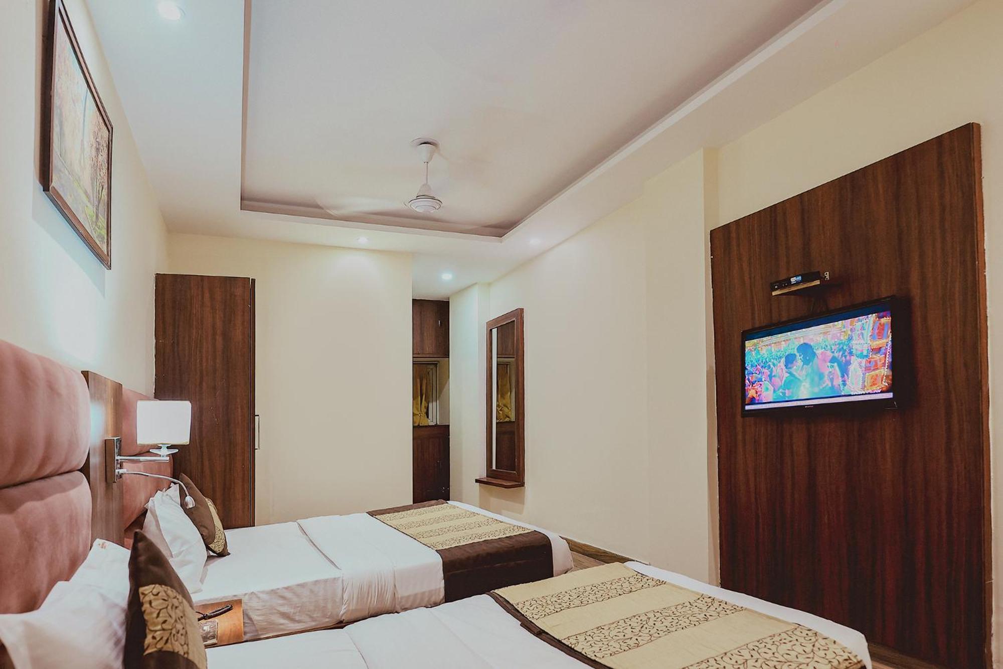 Hotel Fabhotel The Kailash Dev New Delhi