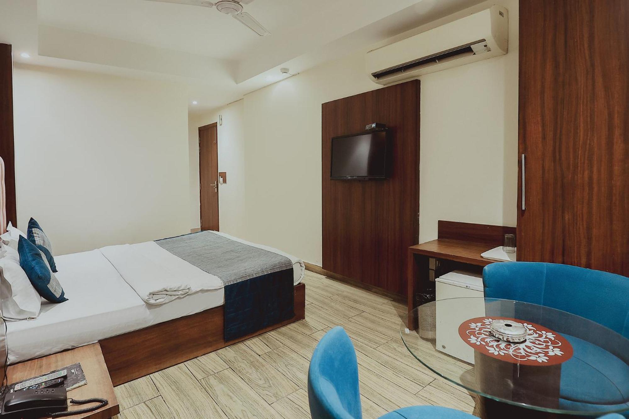 Fabhotel The Kailash Dev Hotel