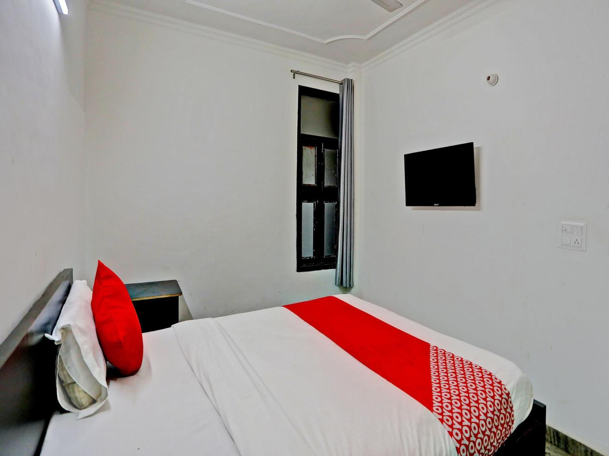 O Sunrise Near Select Citywalk Mall Hotel 3*