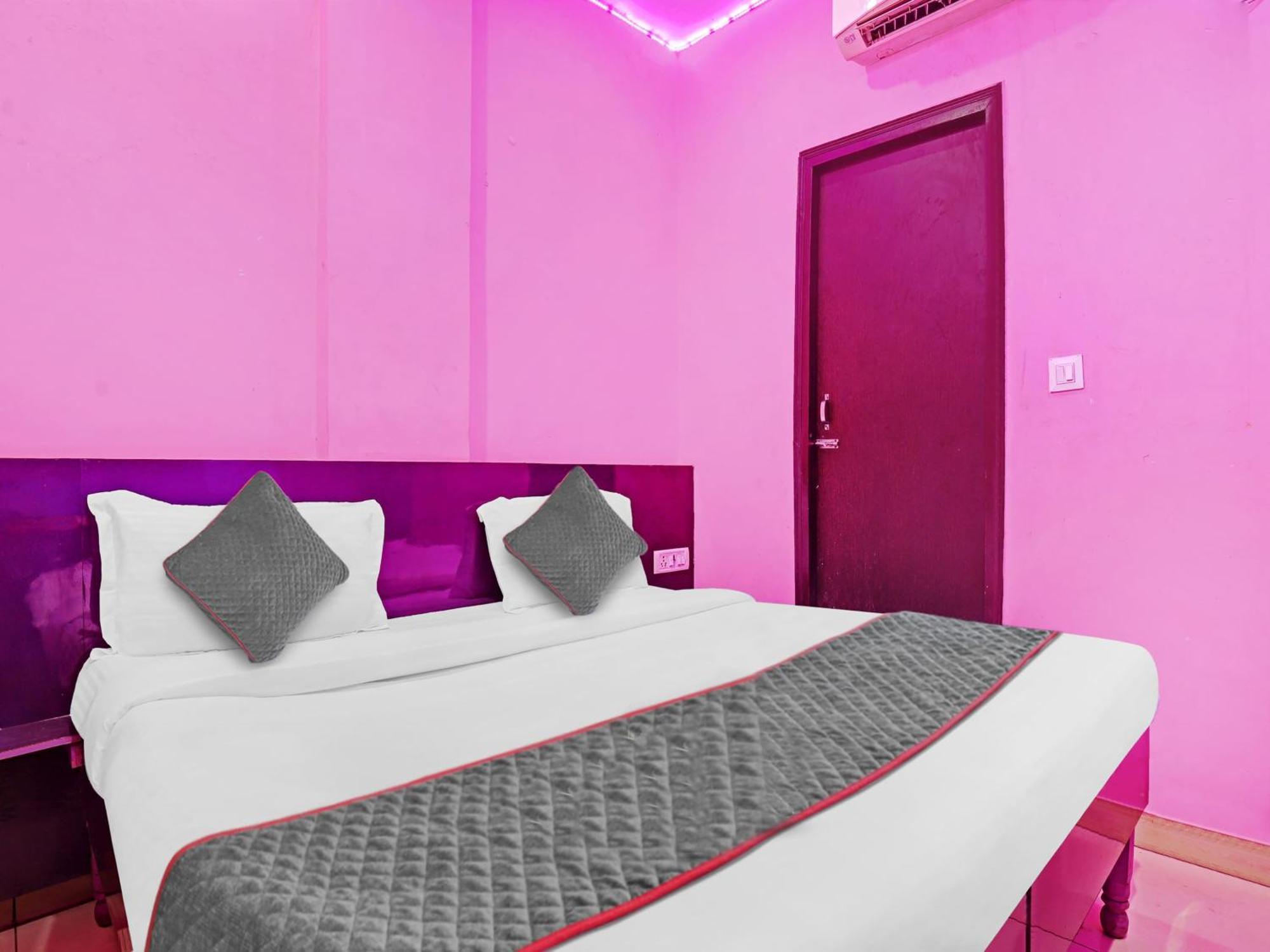 Hotel O Small Town 4*