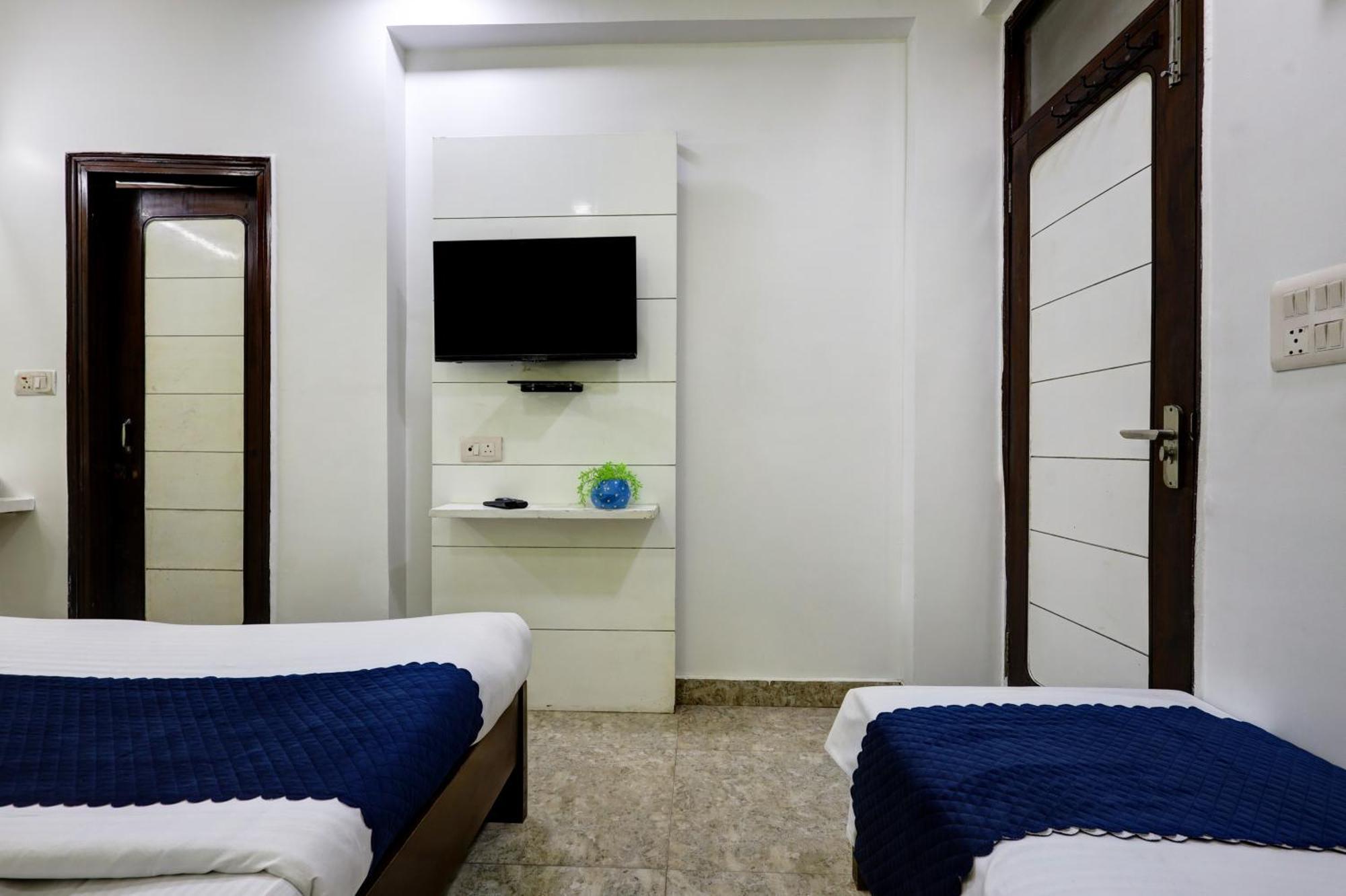 Hotel Nancy Dx Near Railway Station 3*