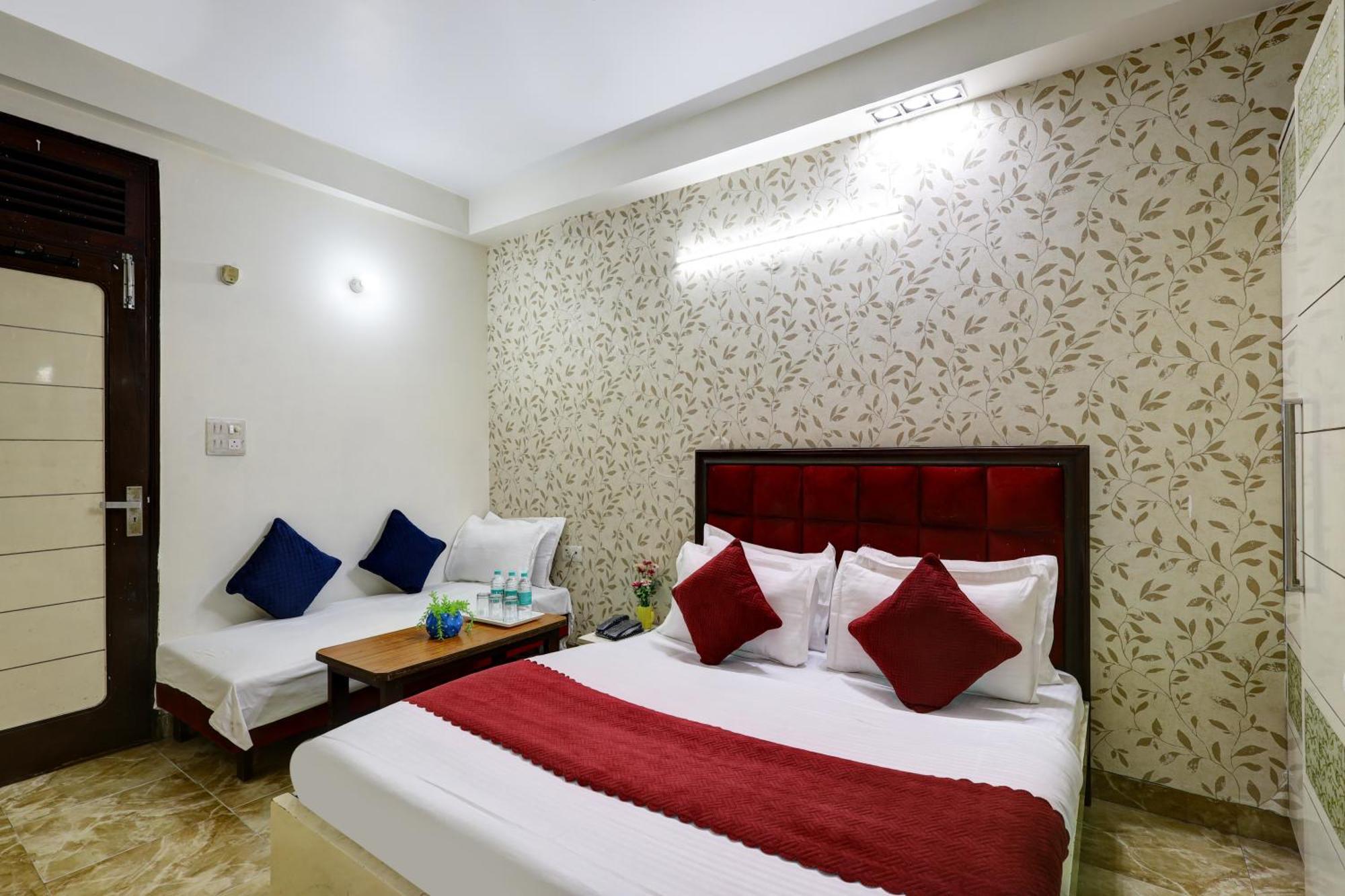 Hotel Nancy Dx Near Railway Station 3*