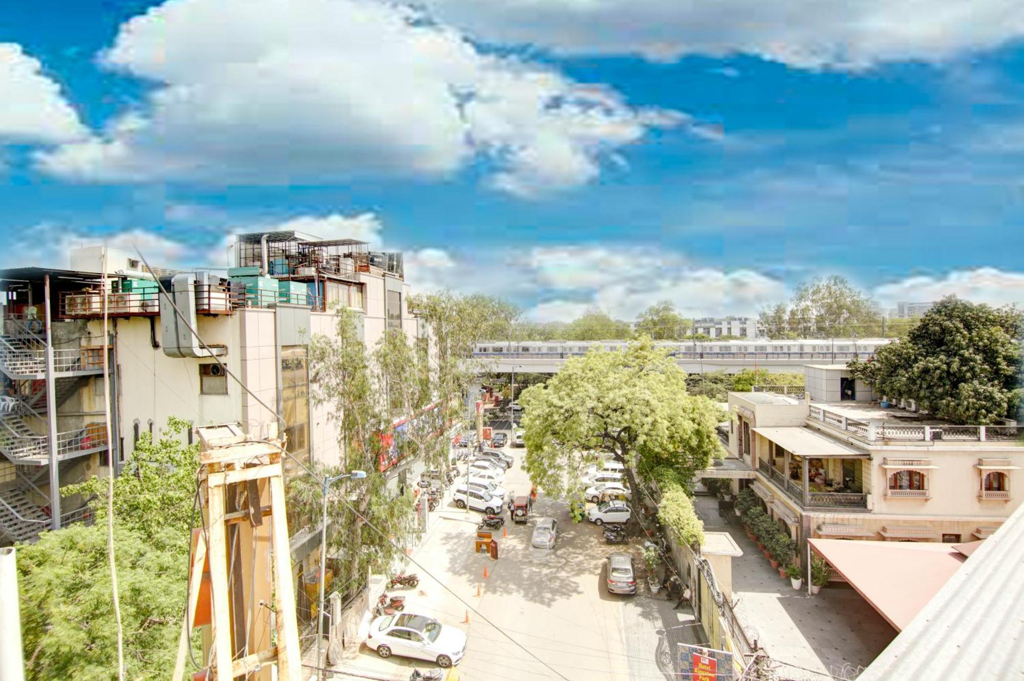 Karol Bagh Good Times Hotel Near Ganga Ram Hospital Hotel