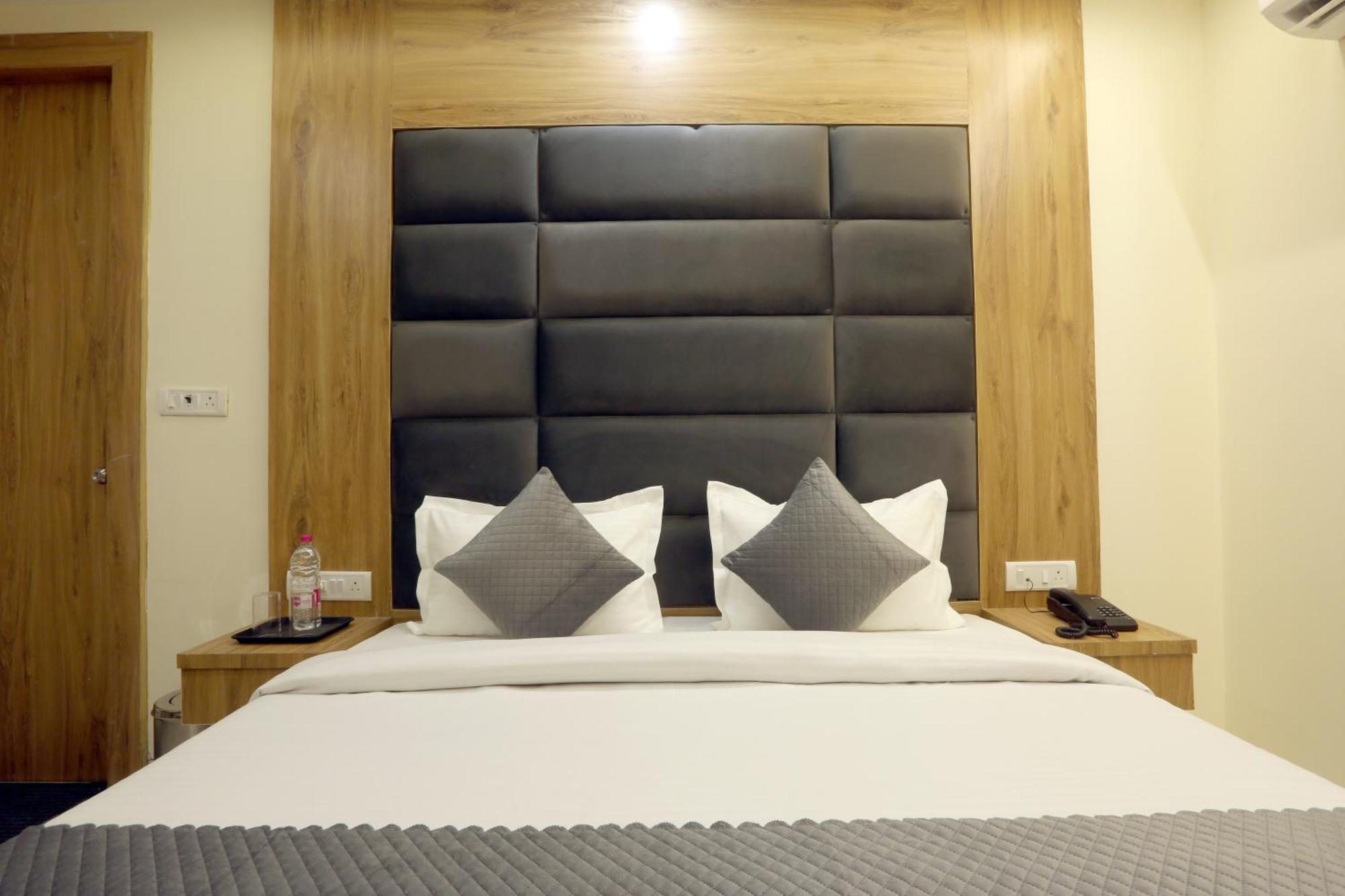 Hotel New Luxx - Near Igi Airport New Delhi