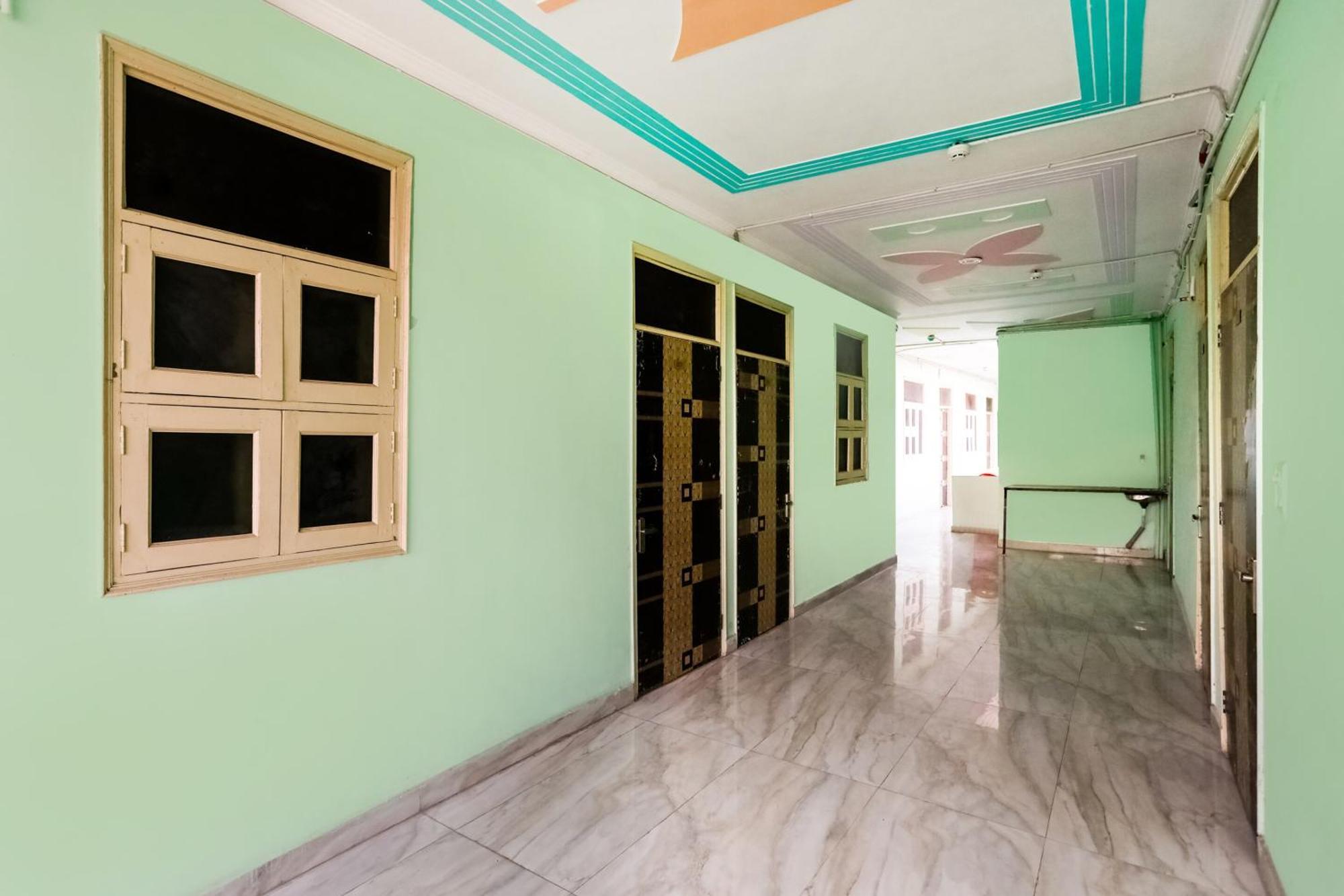 O Peak 4* Delhi (National Capital Territory of India)