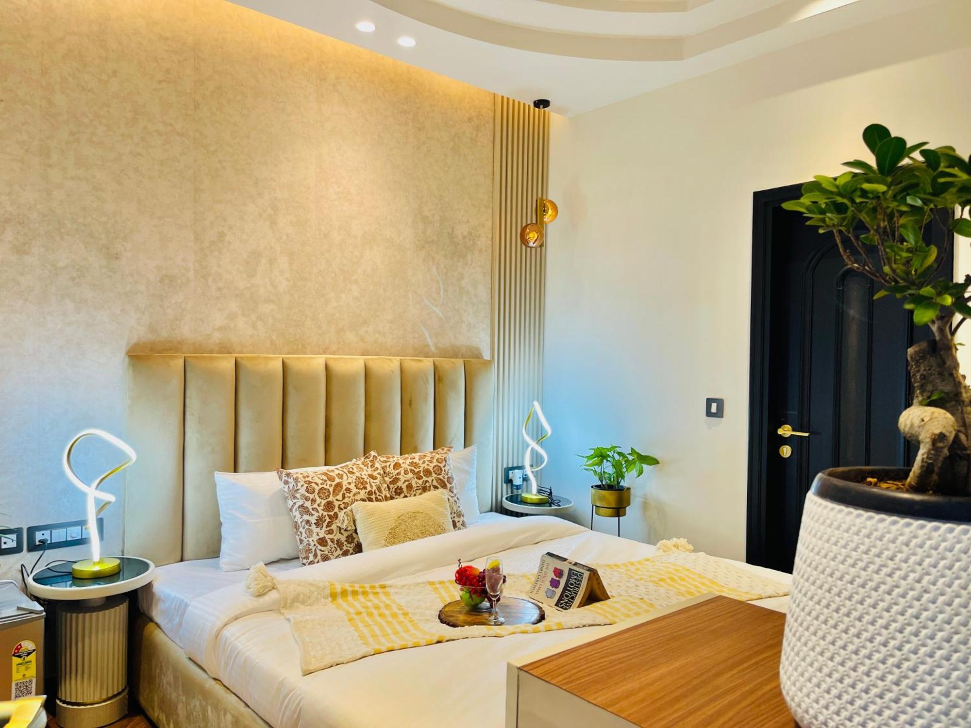 Bedchambers, Saket Hotel 3*