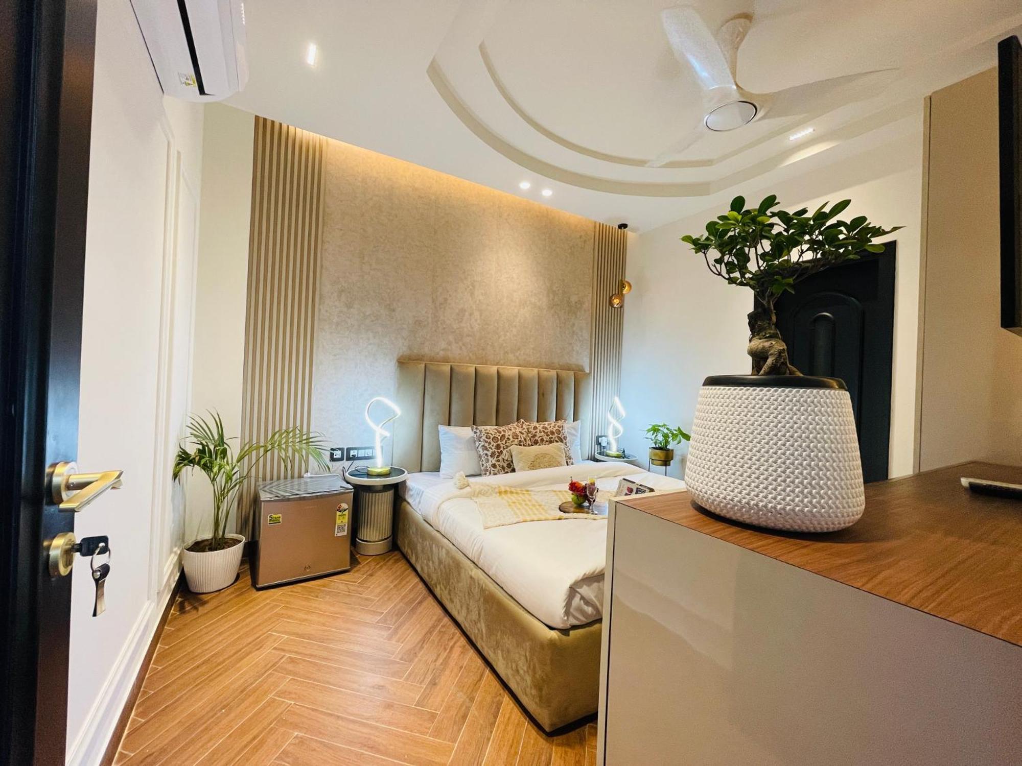 Hotel Bedchambers, Saket