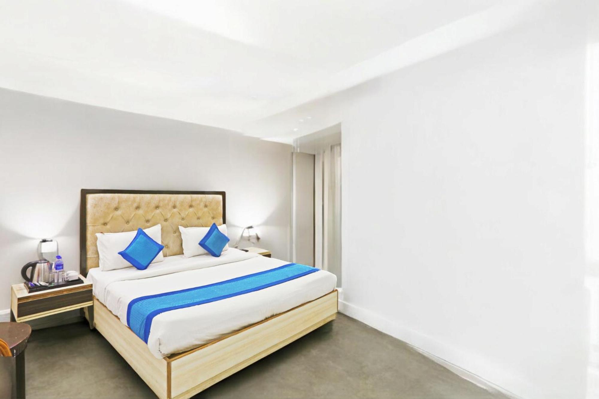 Hotel Almora Sky Near By Delhi International Airport With - Free Airport Pickup And Drop
